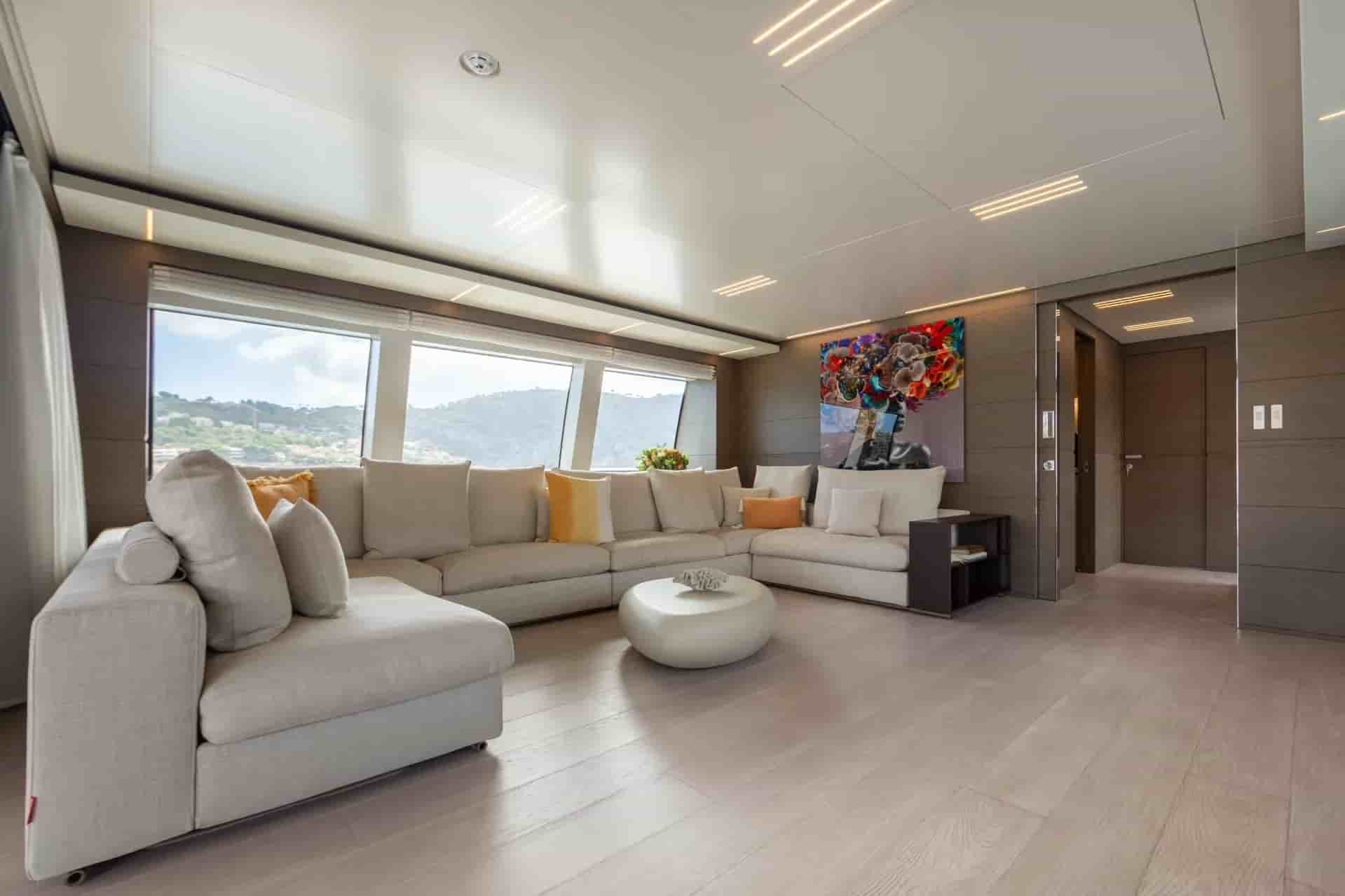 Ferretti Custom Line Navetta 37 - View 23