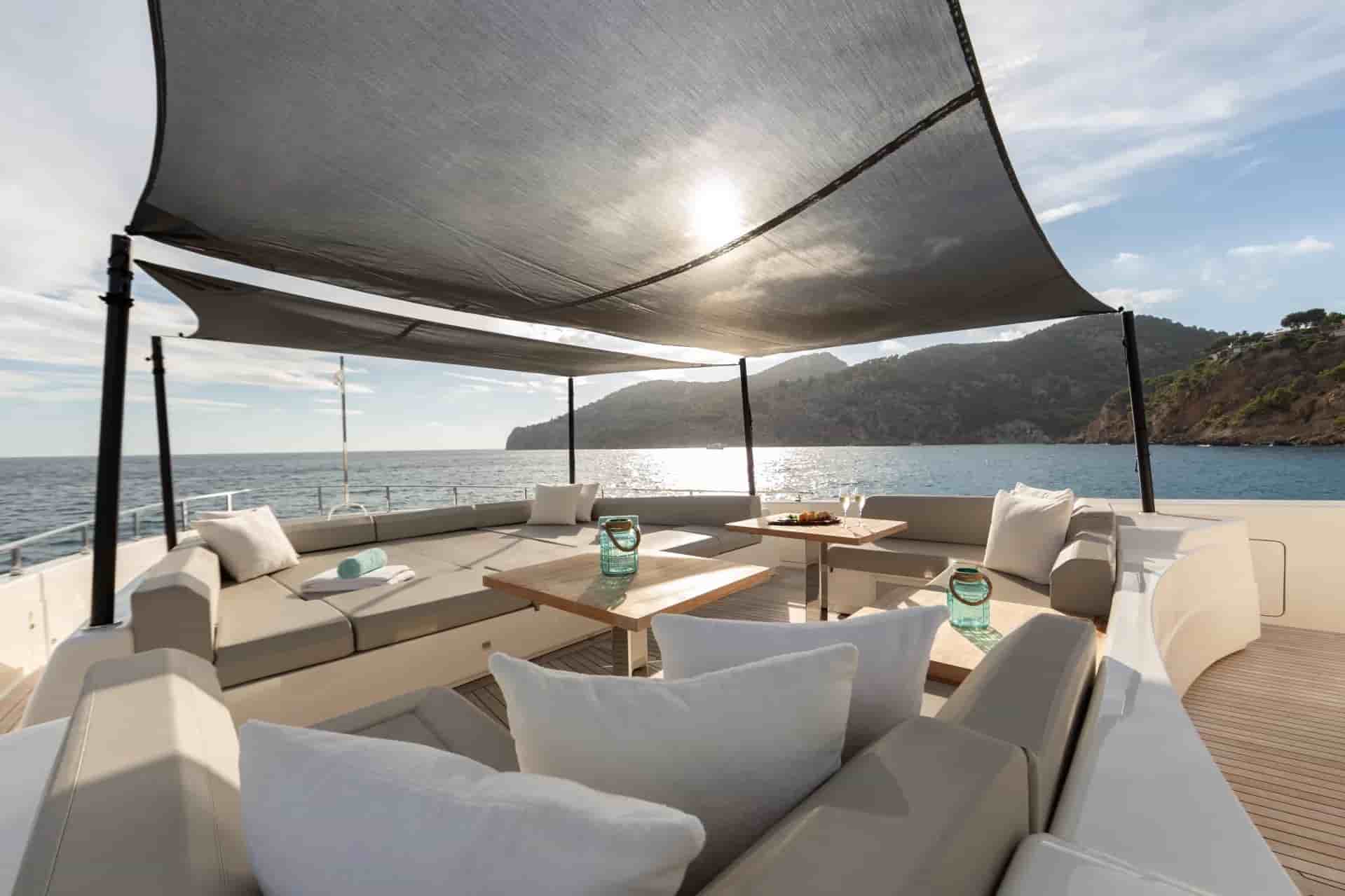 Ferretti Custom Line Navetta 37 - View 28