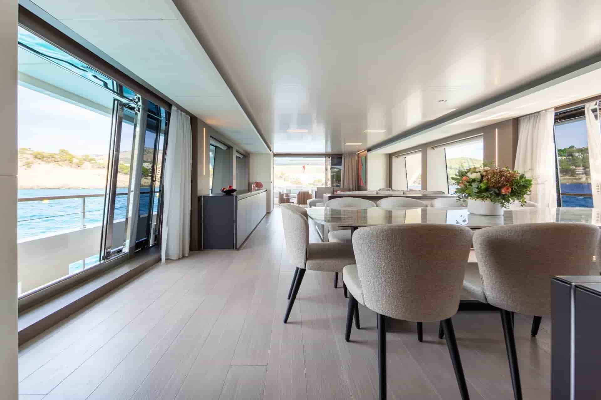 Ferretti Custom Line Navetta 37 - View 37