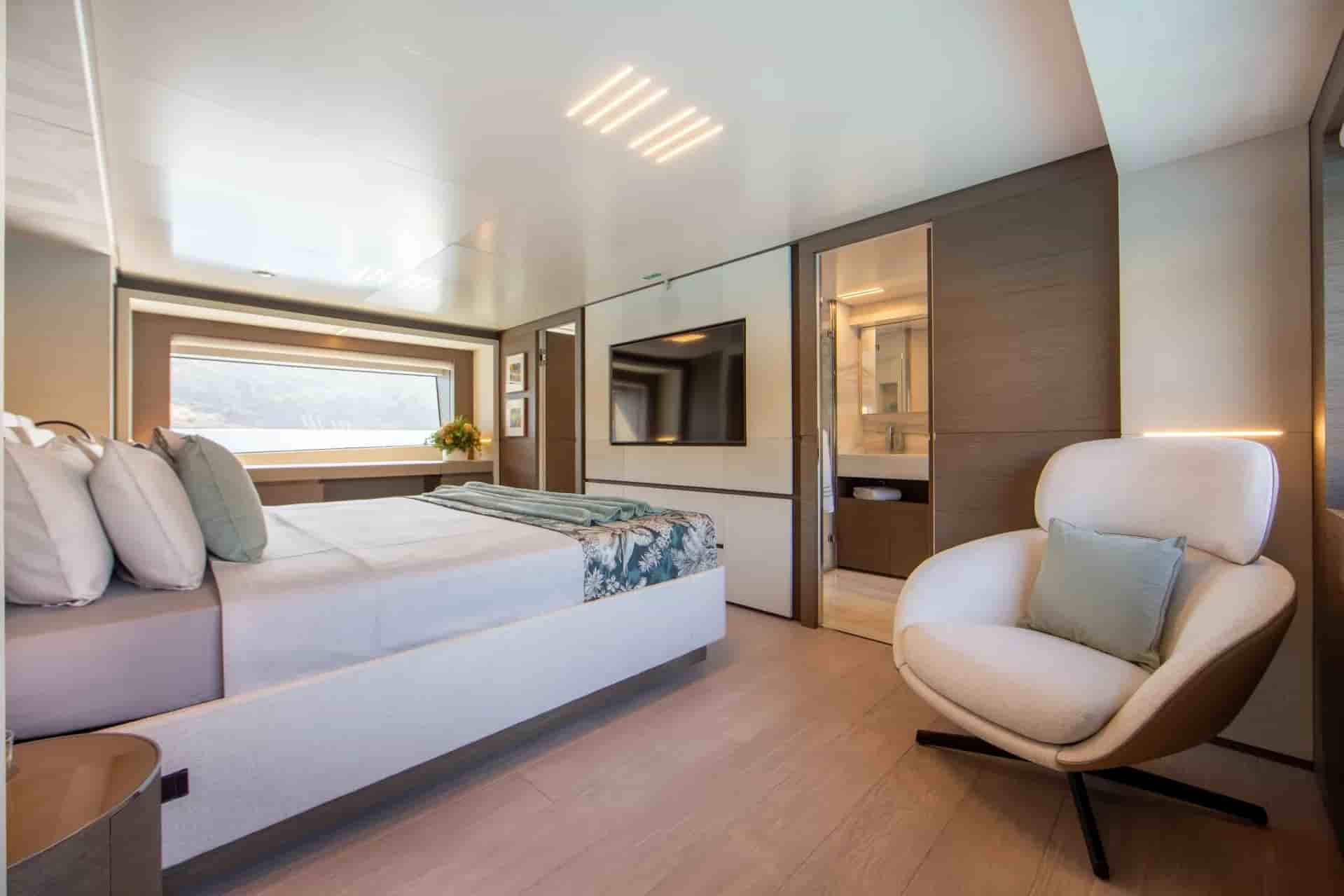 Ferretti Custom Line Navetta 37 - View 42