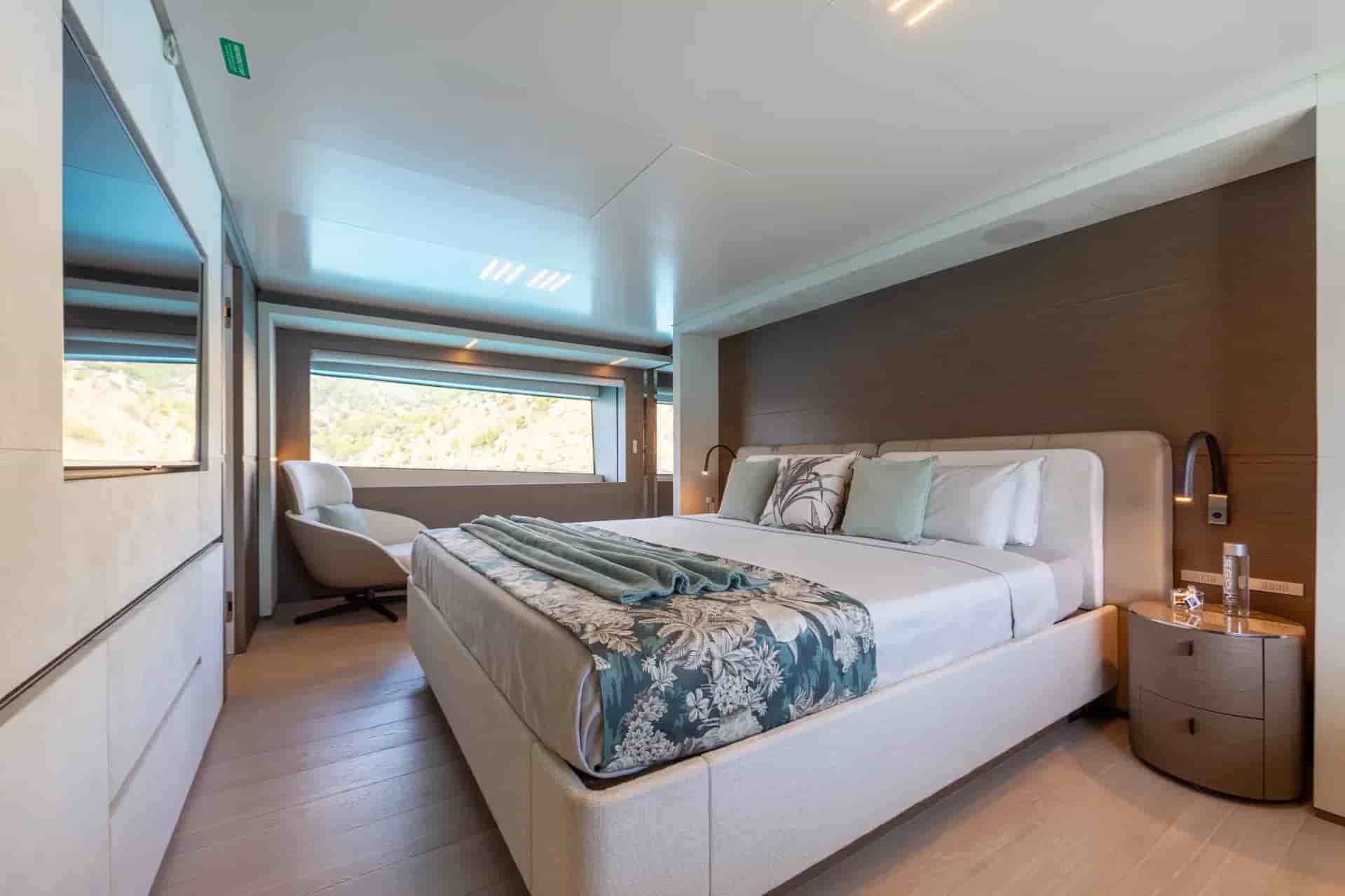Ferretti Custom Line Navetta 37 - View 47