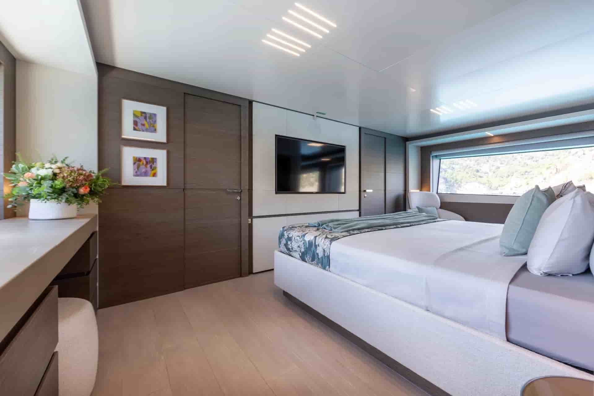Ferretti Custom Line Navetta 37 - View 48