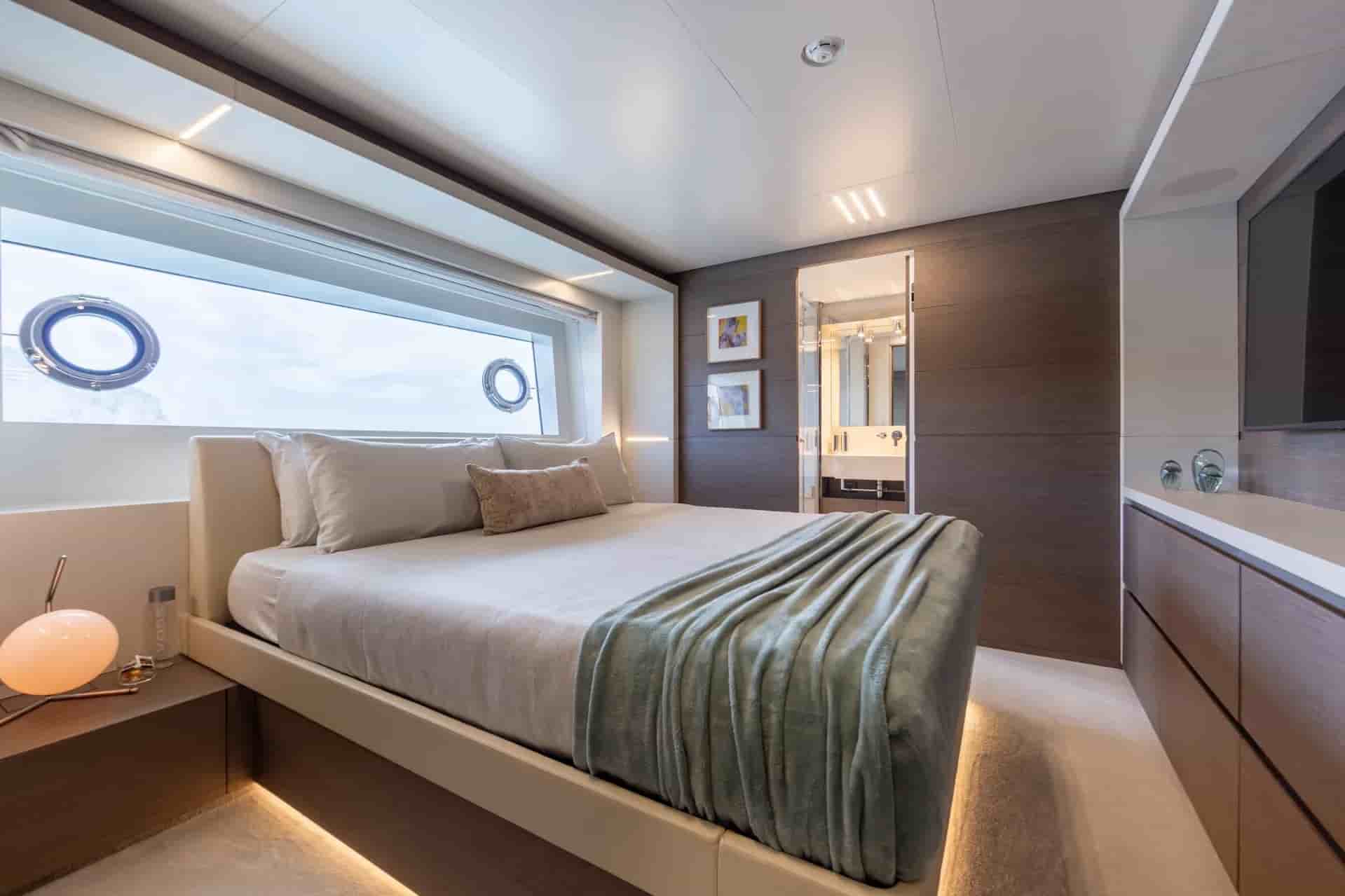 Ferretti Custom Line Navetta 37 - View 54