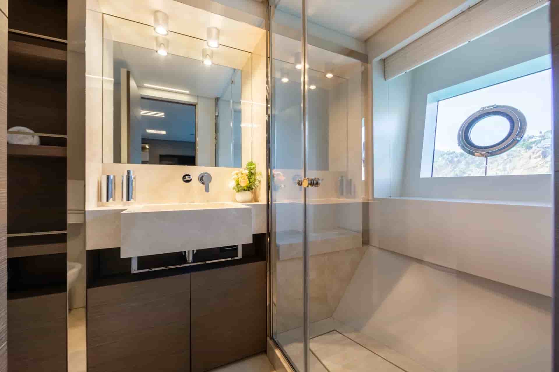 Ferretti Custom Line Navetta 37 - View 58