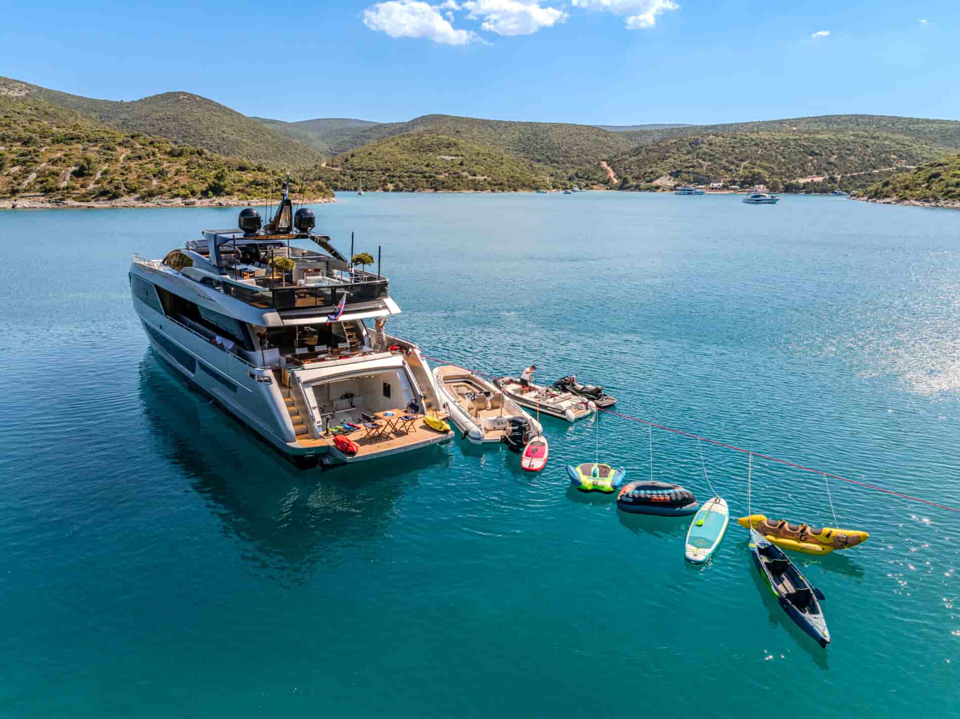 Riva 100 Corsaro - View 11