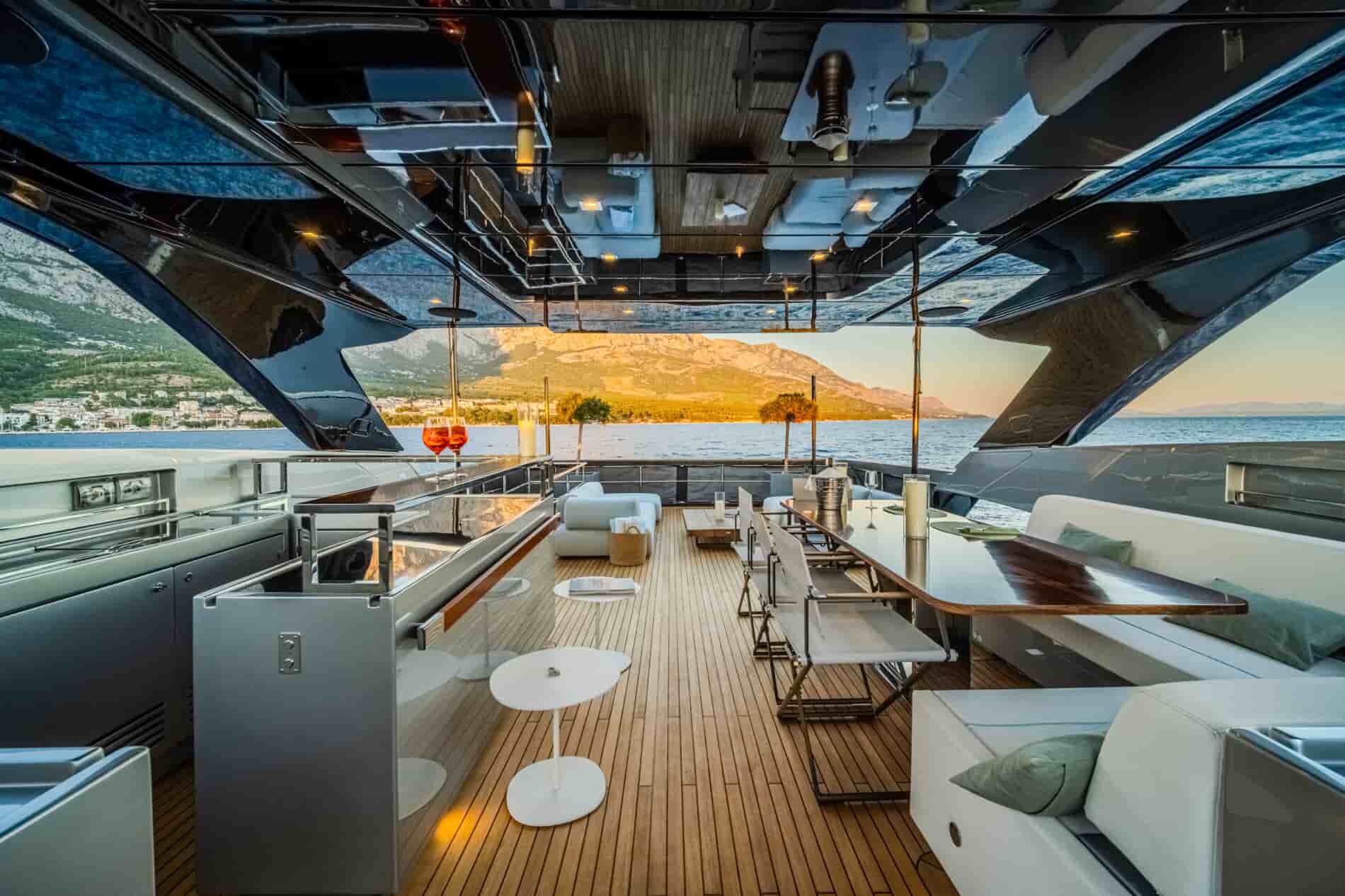 Riva 100 Corsaro - View 19