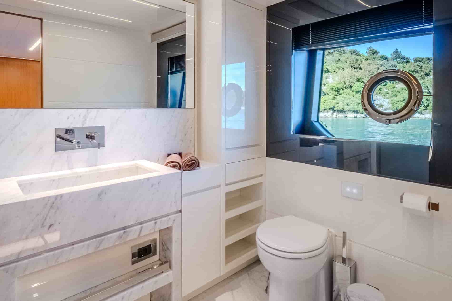 Riva 100 Corsaro - View 32