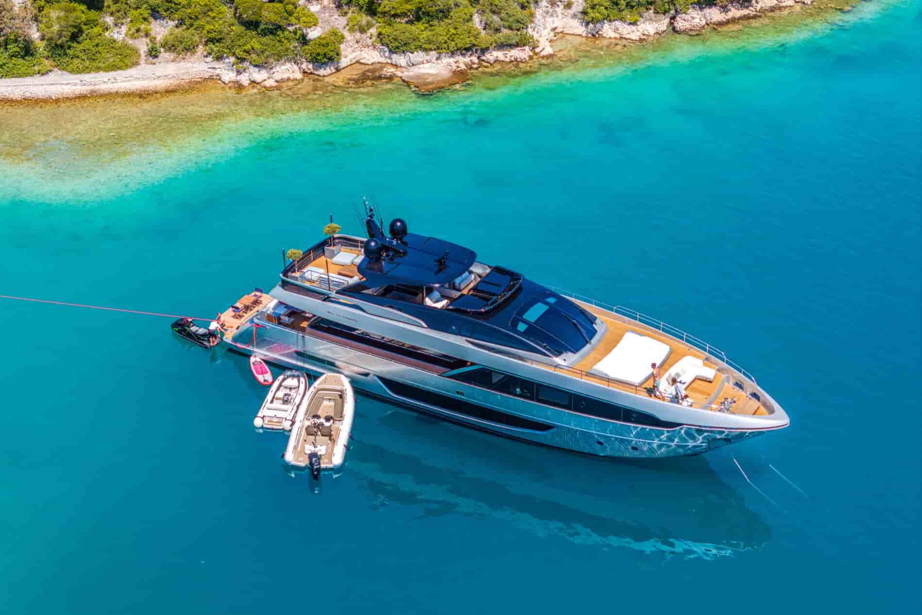 Riva 100 Corsaro - View 4