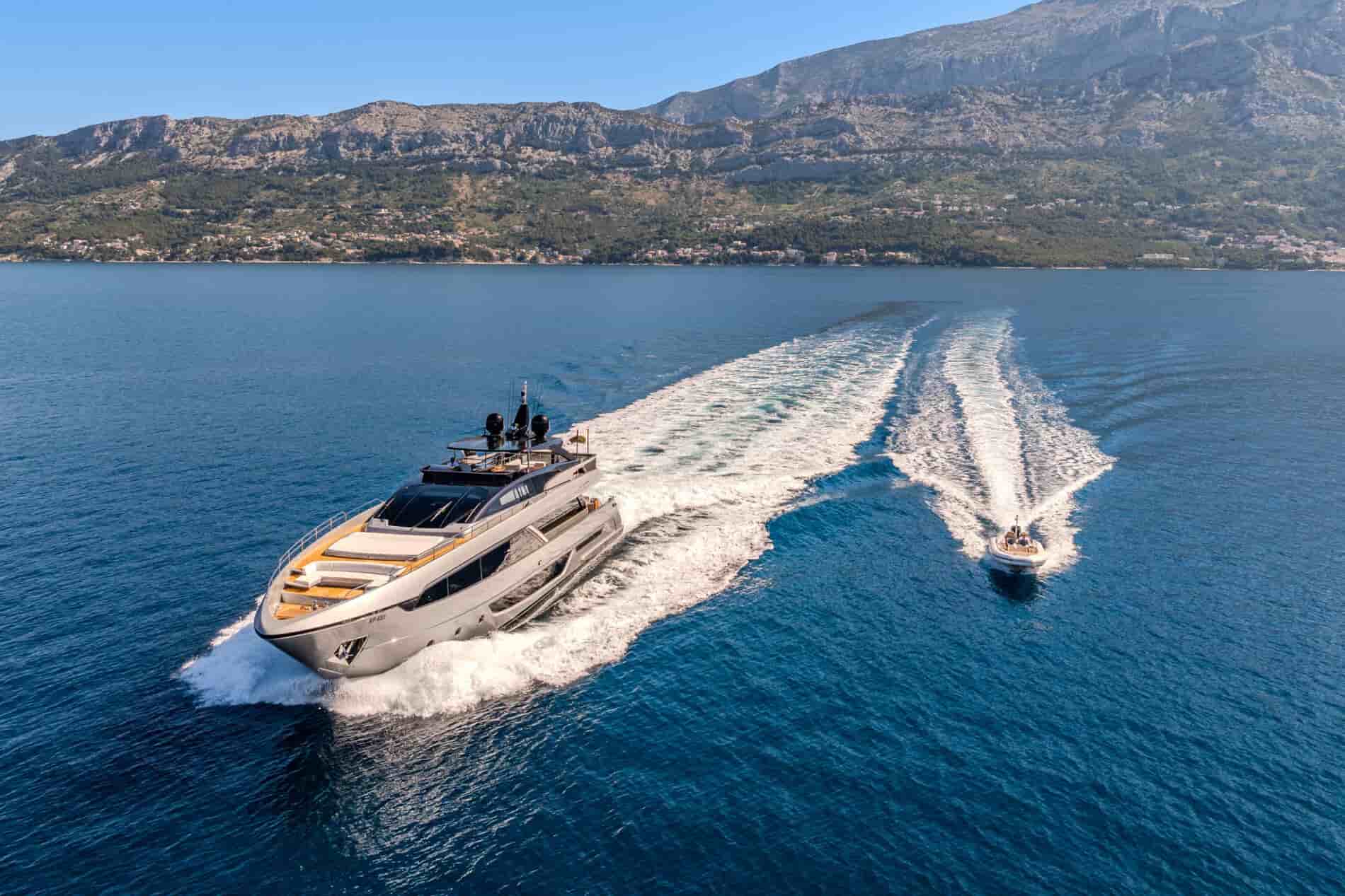 Riva 100 Corsaro - View 7