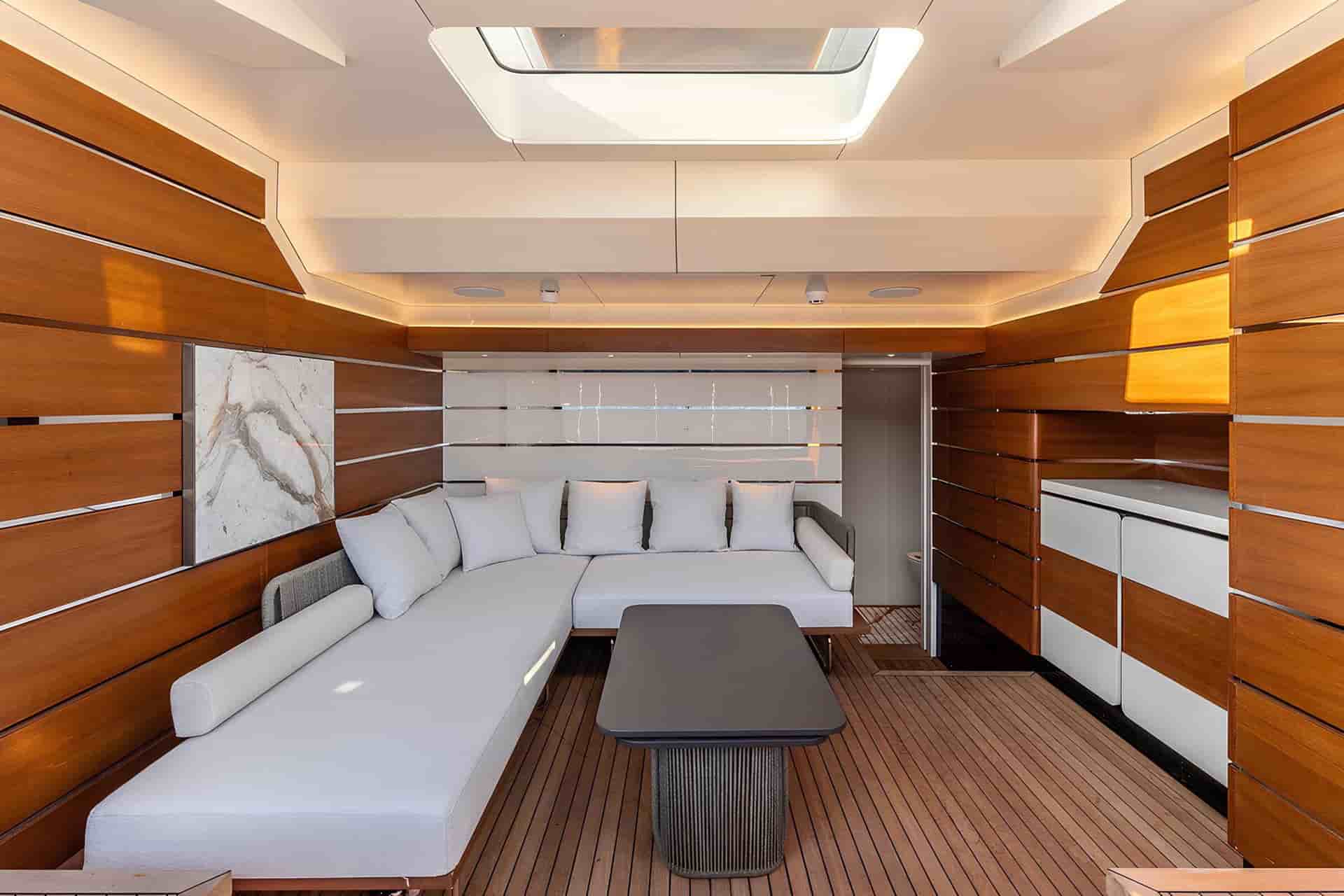 AES Yacht Custom 35M - View 18
