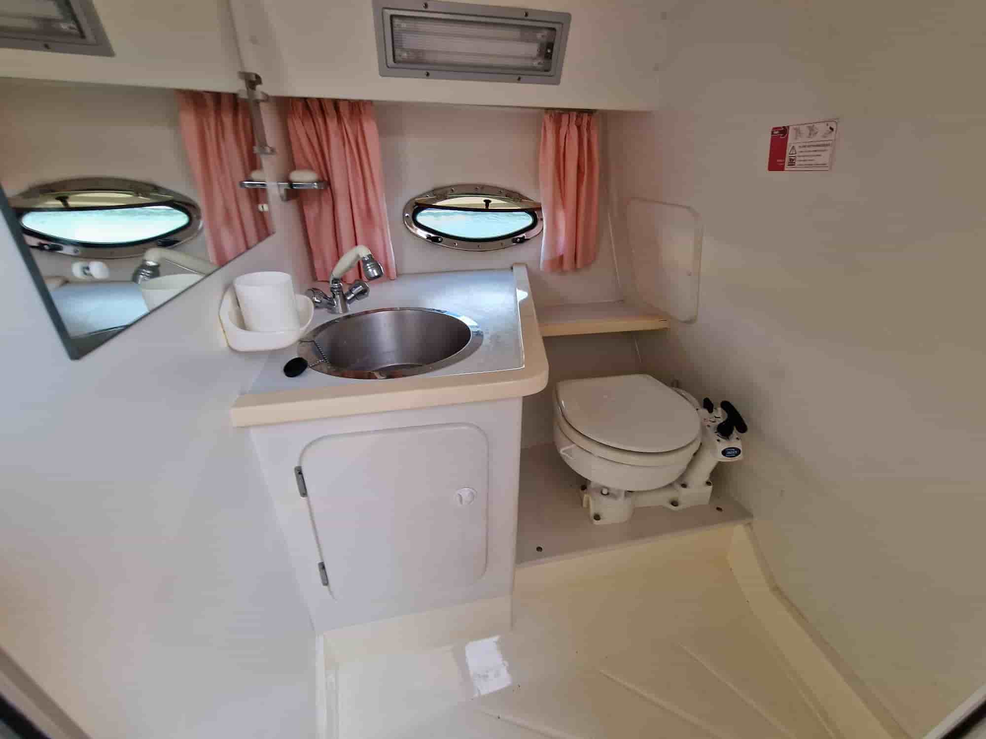 Sunseeker Tomahawk 37 - View 11