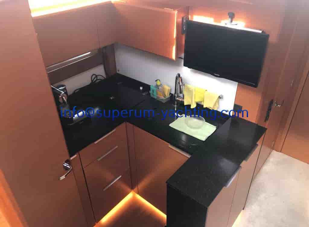 Bavaria Sport 450 Coupe - View 9