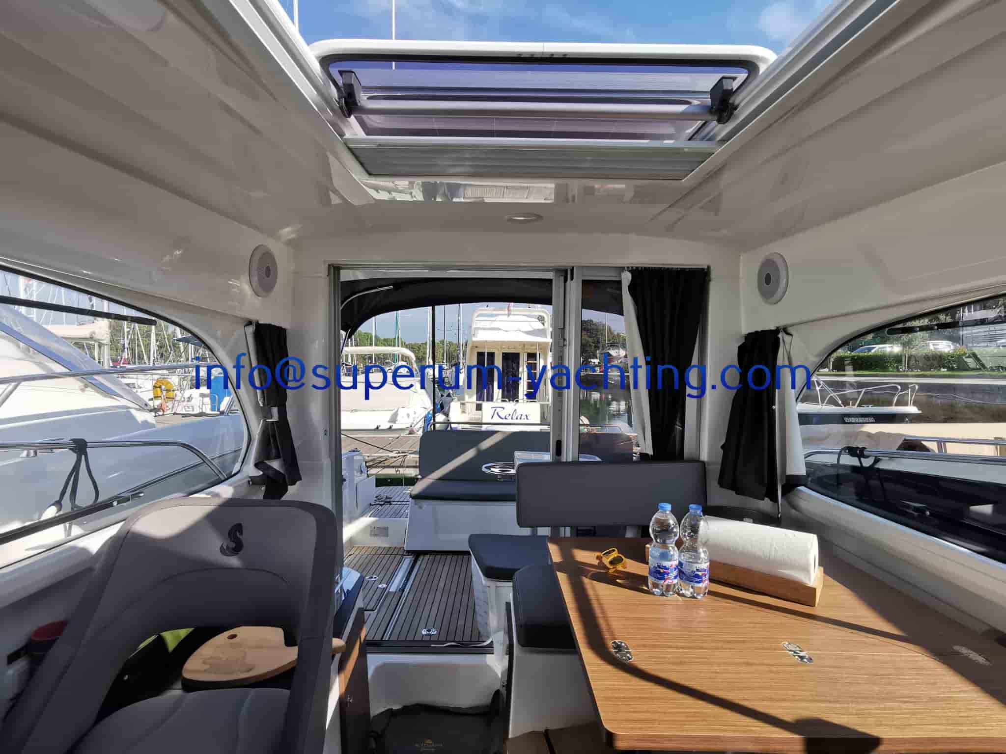 Beneteau Antares 8 - View 11
