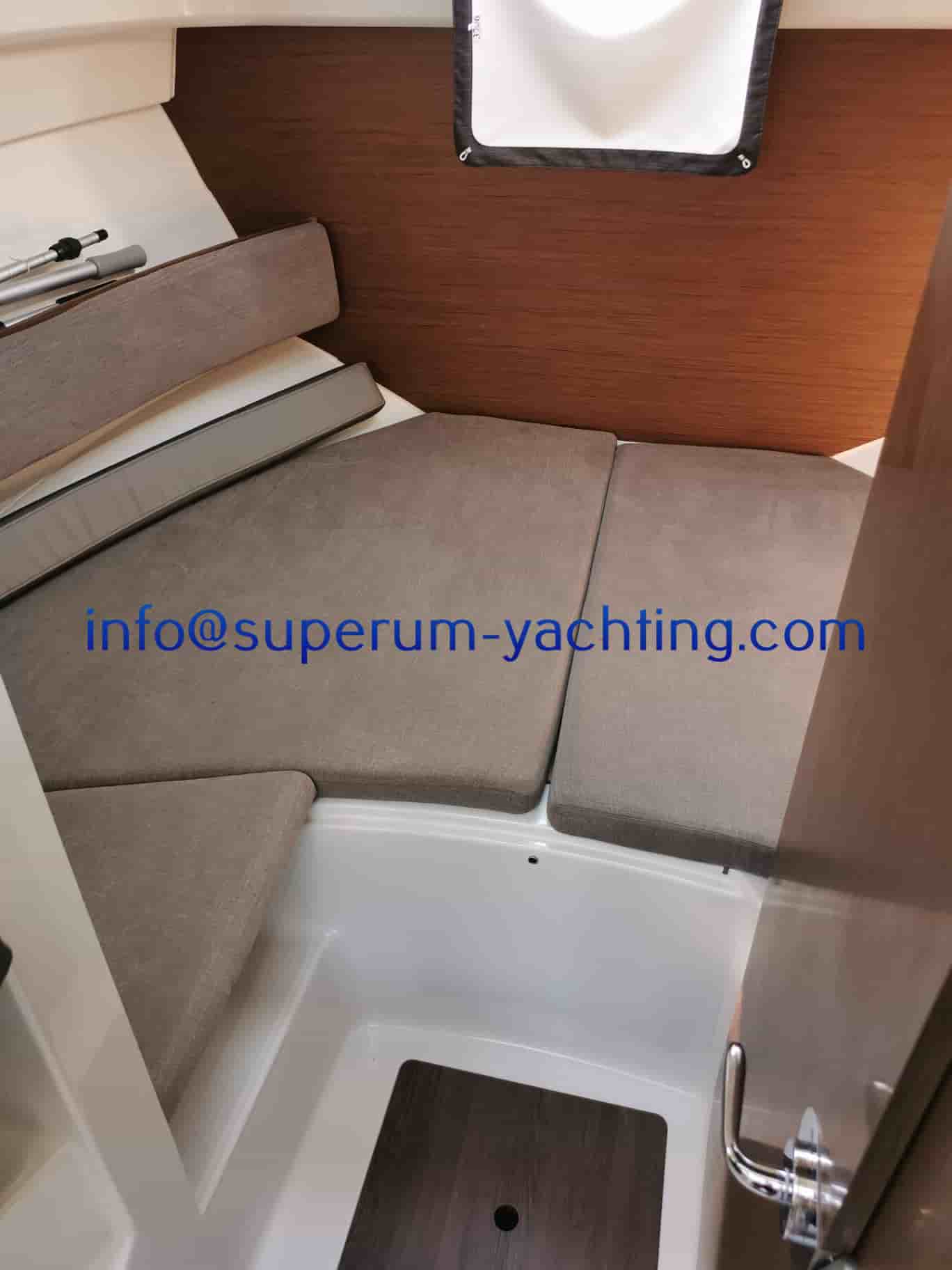 Beneteau Antares 8 - View 16