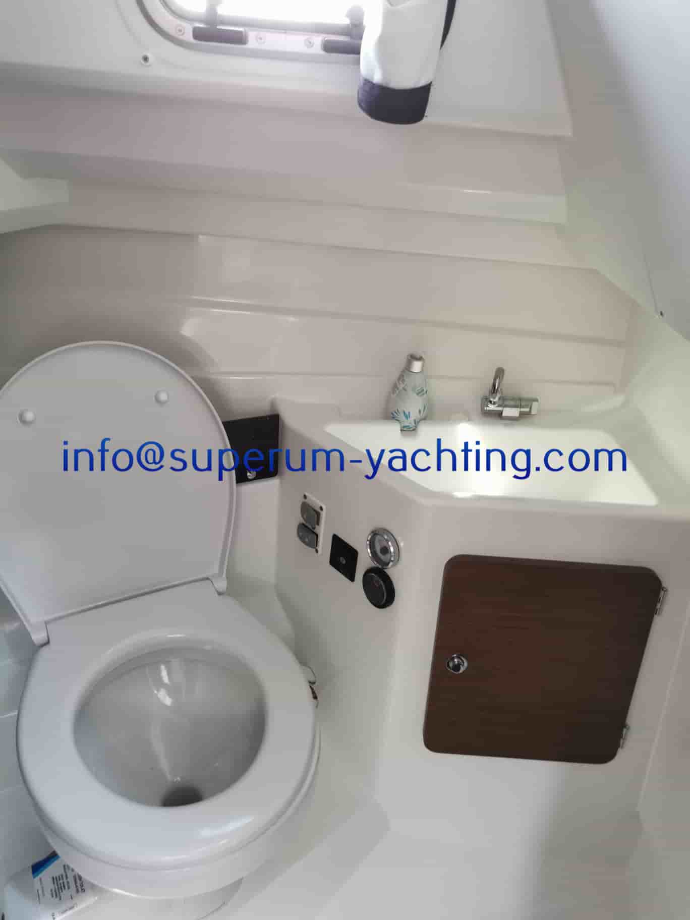 Beneteau Antares 8 - View 17