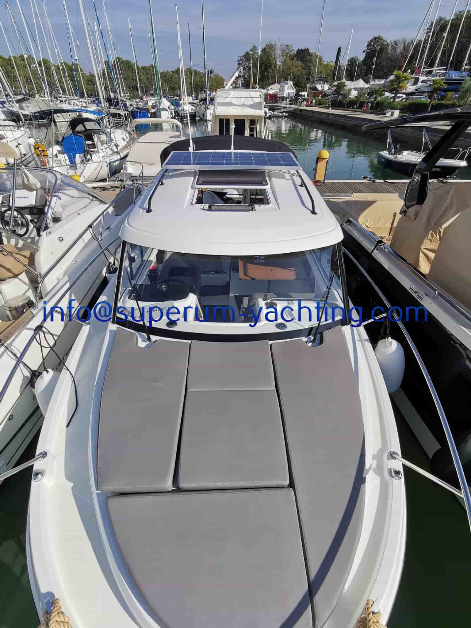 Beneteau Antares 8 - View 4