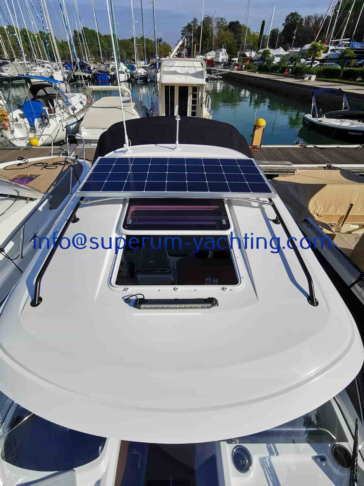 Beneteau Antares 8 - View 5