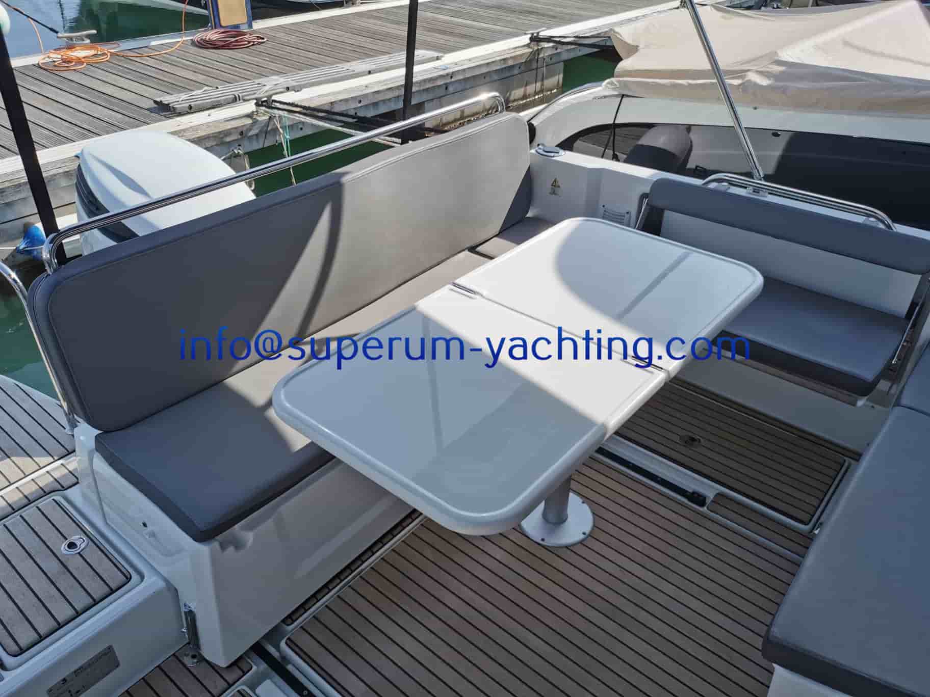 Beneteau Antares 8 - View 9