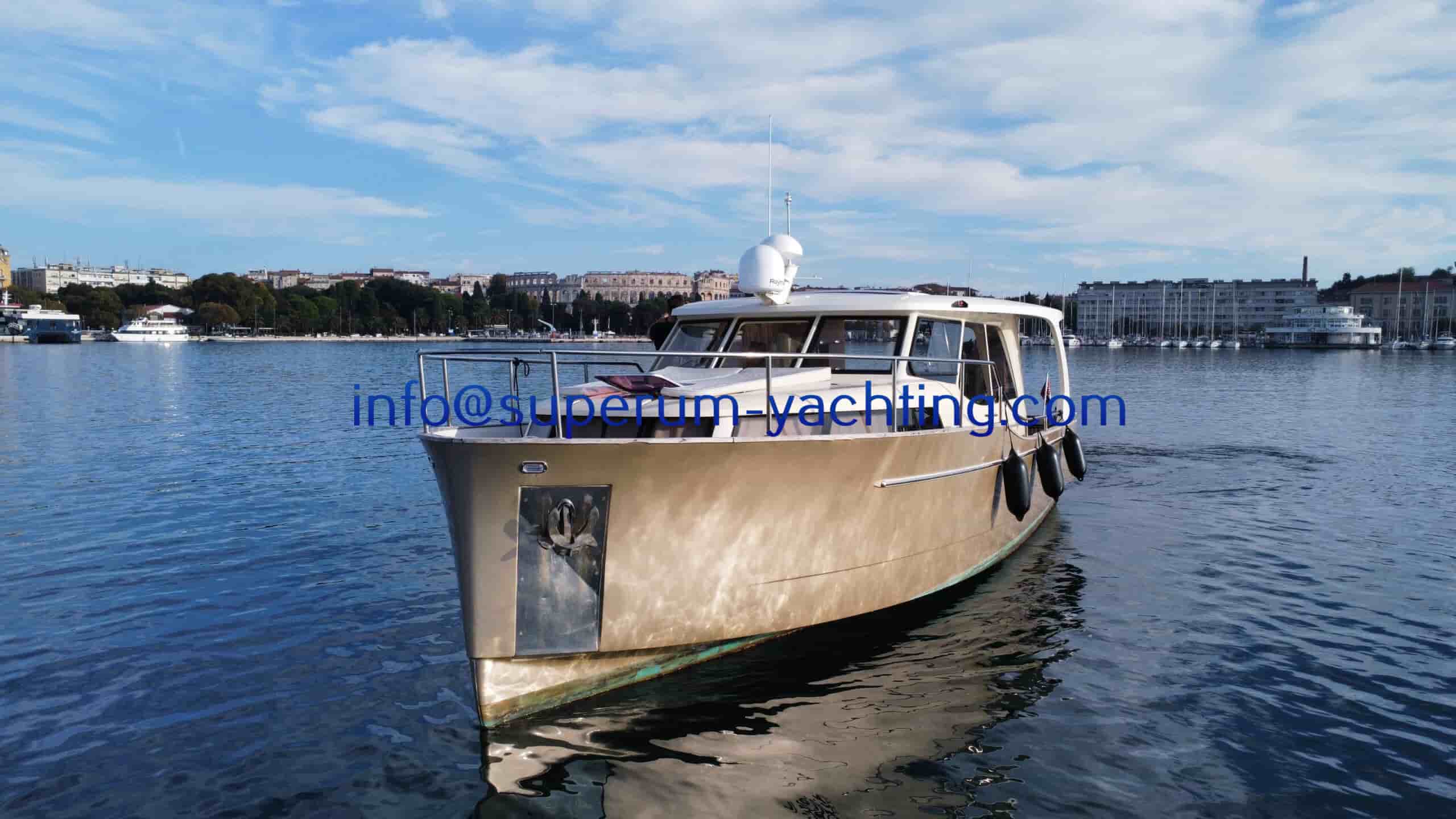 Greenline 33 - View 2