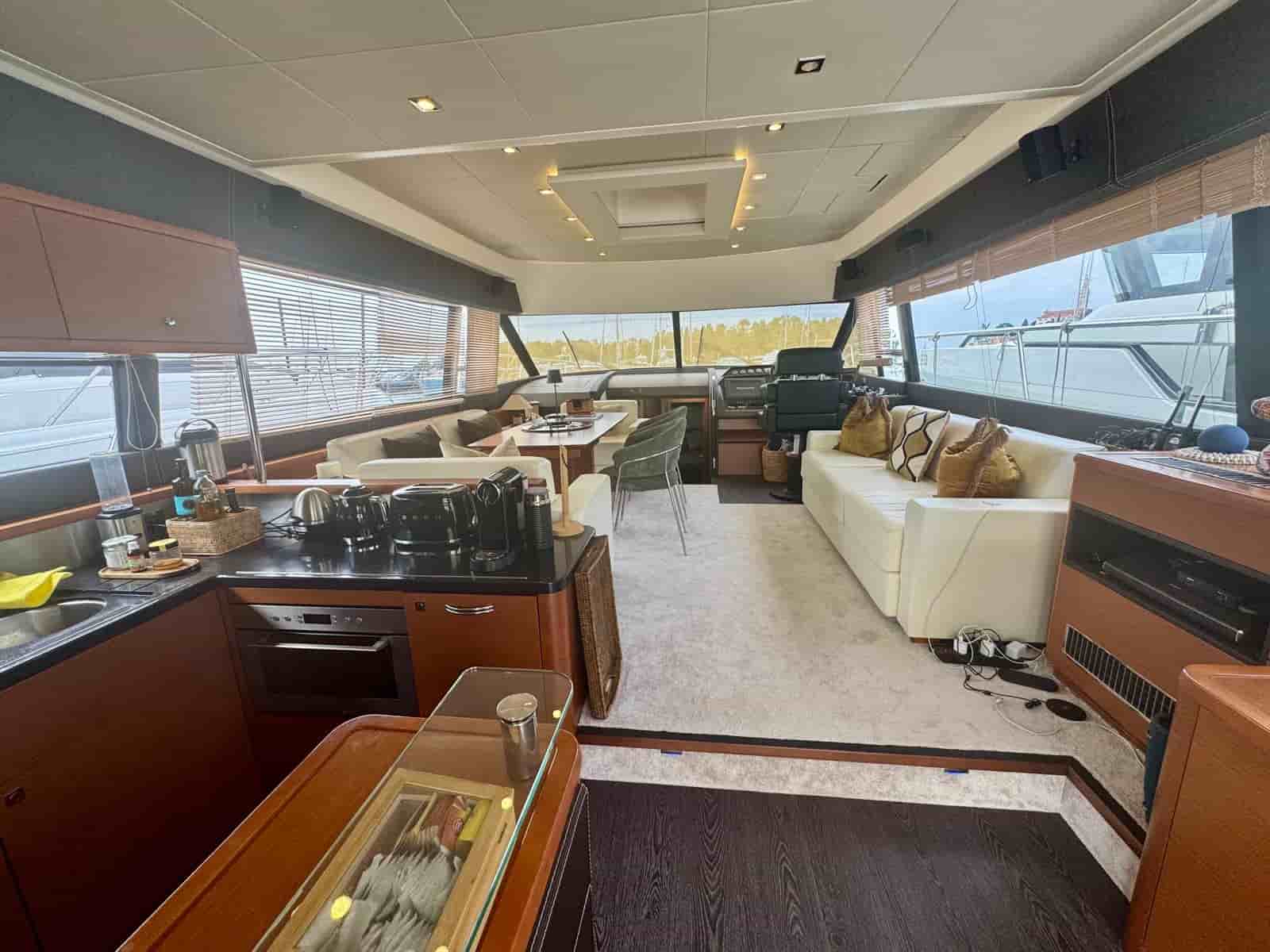 Prestige Yachts 60 Fly - View 13