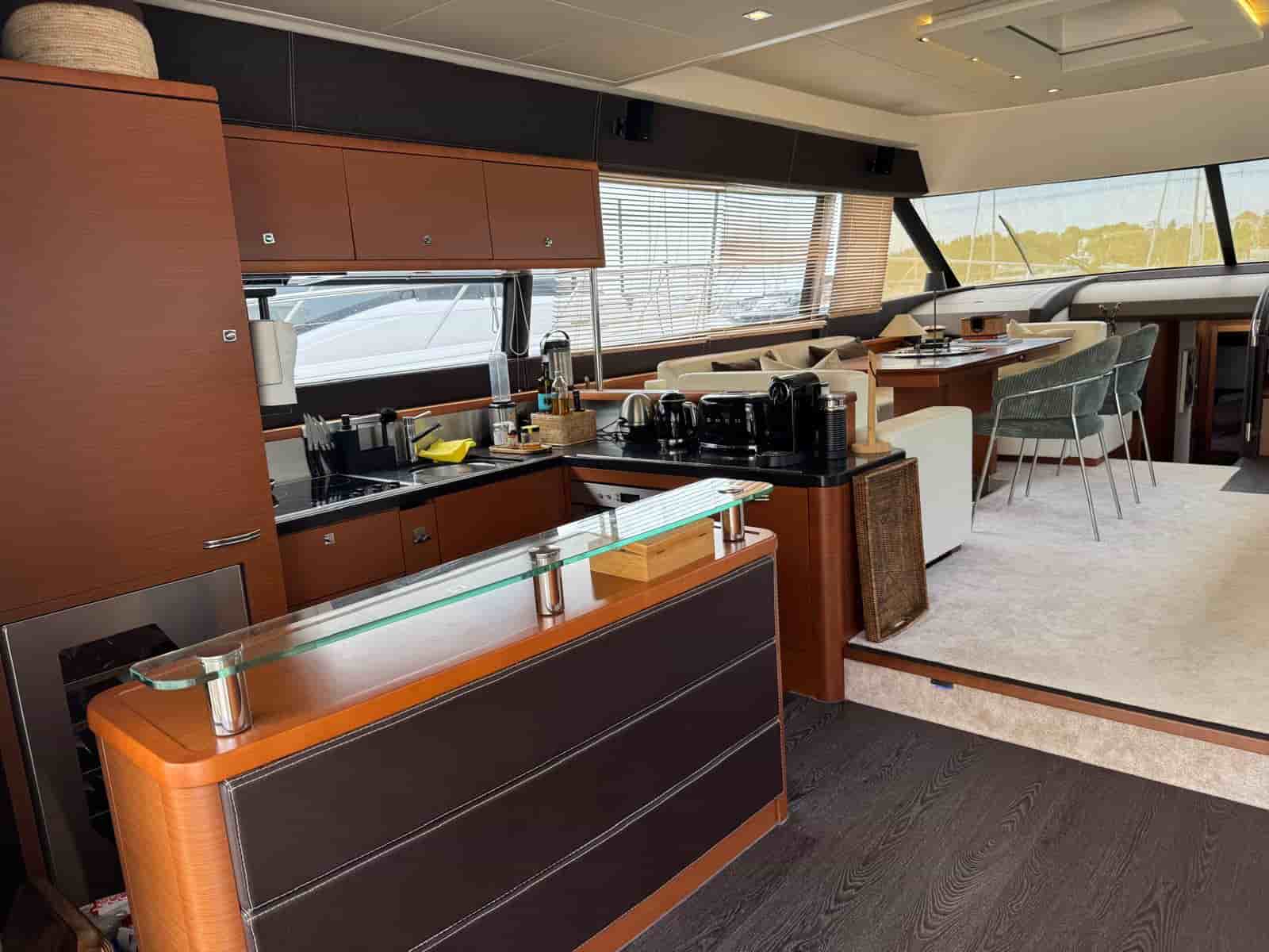 Prestige Yachts 60 Fly - View 16