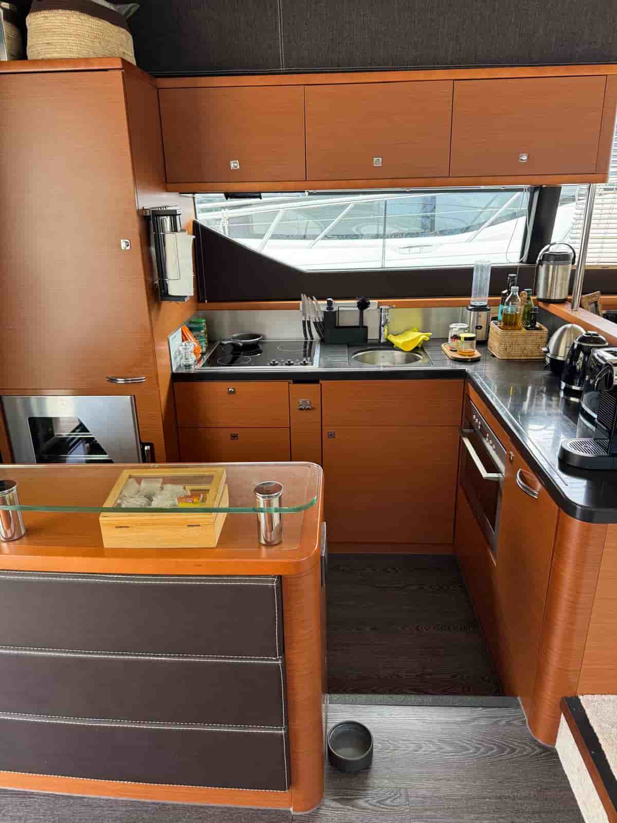 Prestige Yachts 60 Fly - View 17