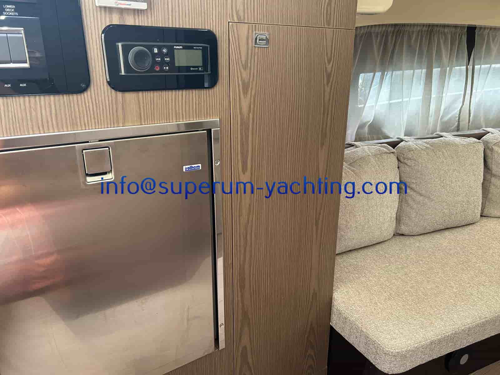 Invictus GT 320 - View 8