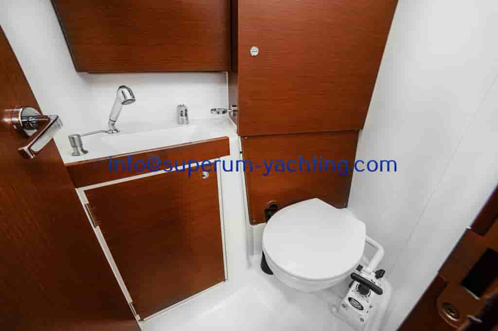 Beneteau Oceanis 38 - View 20