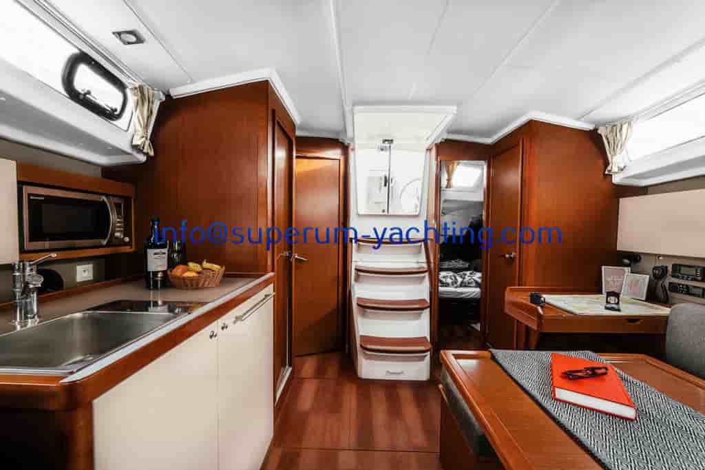 Beneteau Oceanis 38 - View 6