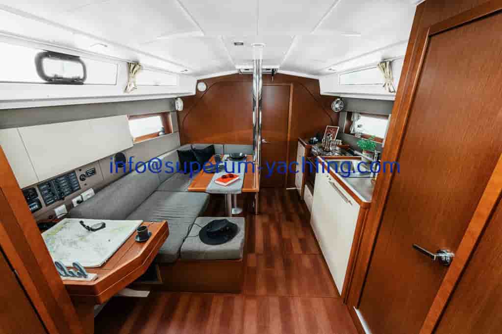 Beneteau Oceanis 38 - View 7