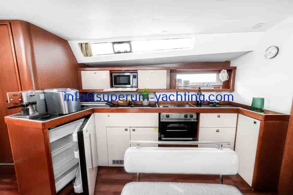 Beneteau Oceanis 45 - View 12