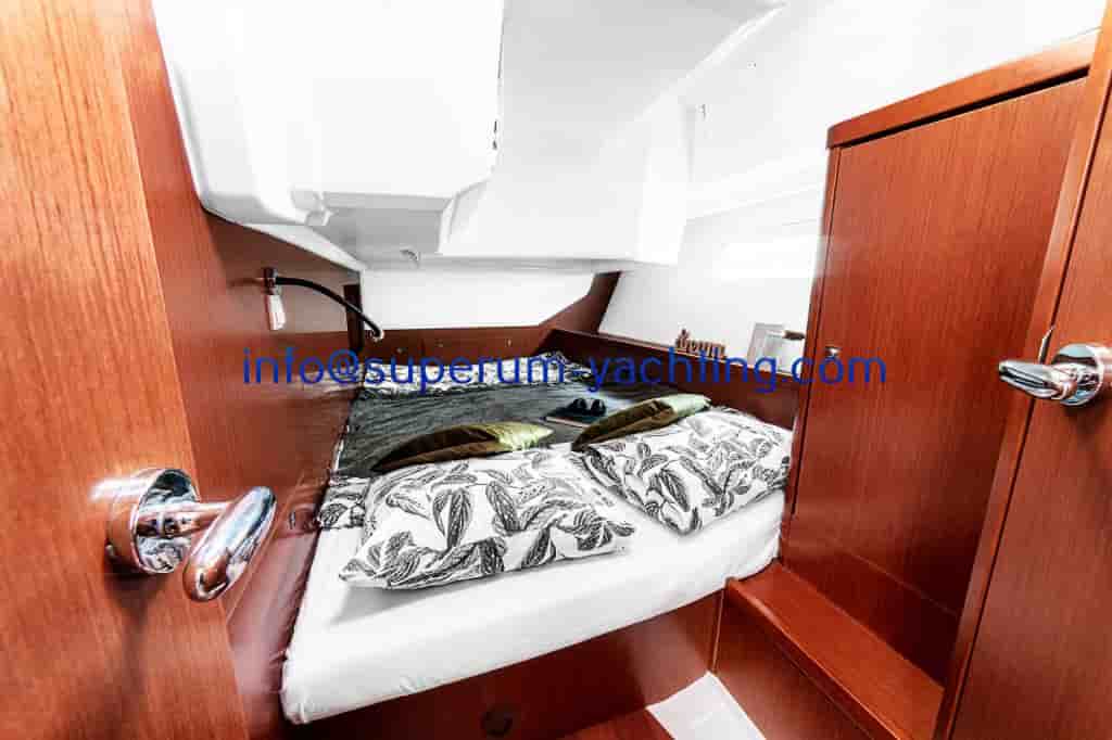 Beneteau Oceanis 45 - View 15