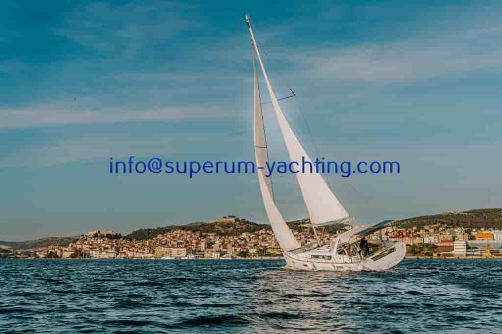 Beneteau Oceanis 45 - View 2