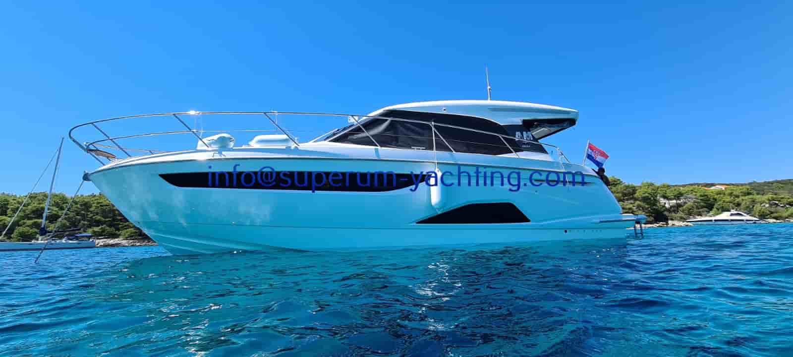 Bavaria R40 Coupe - View 1