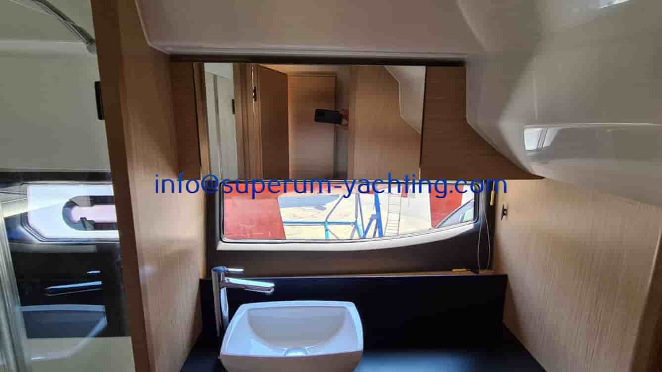 Bavaria R40 Coupe - View 18