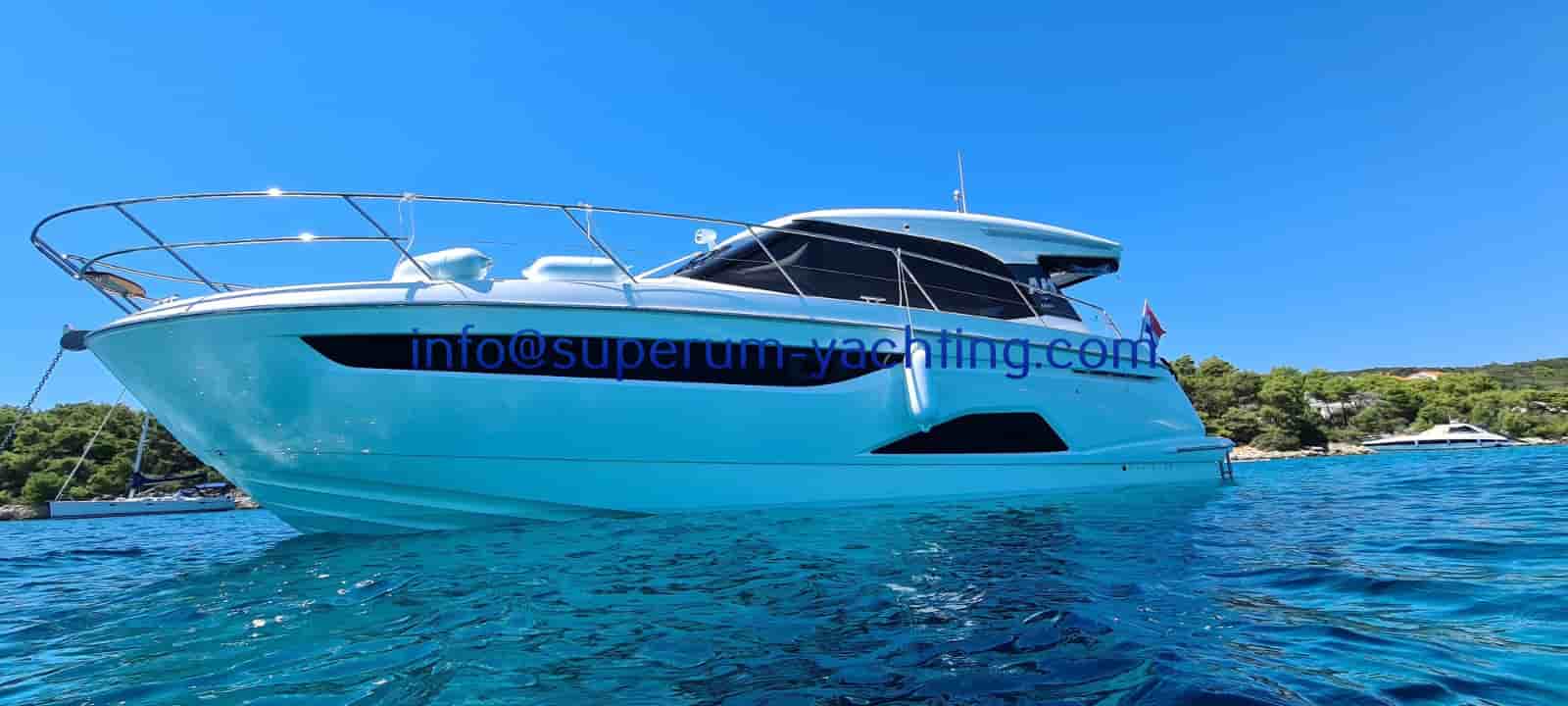 Bavaria R40 Coupe - View 3