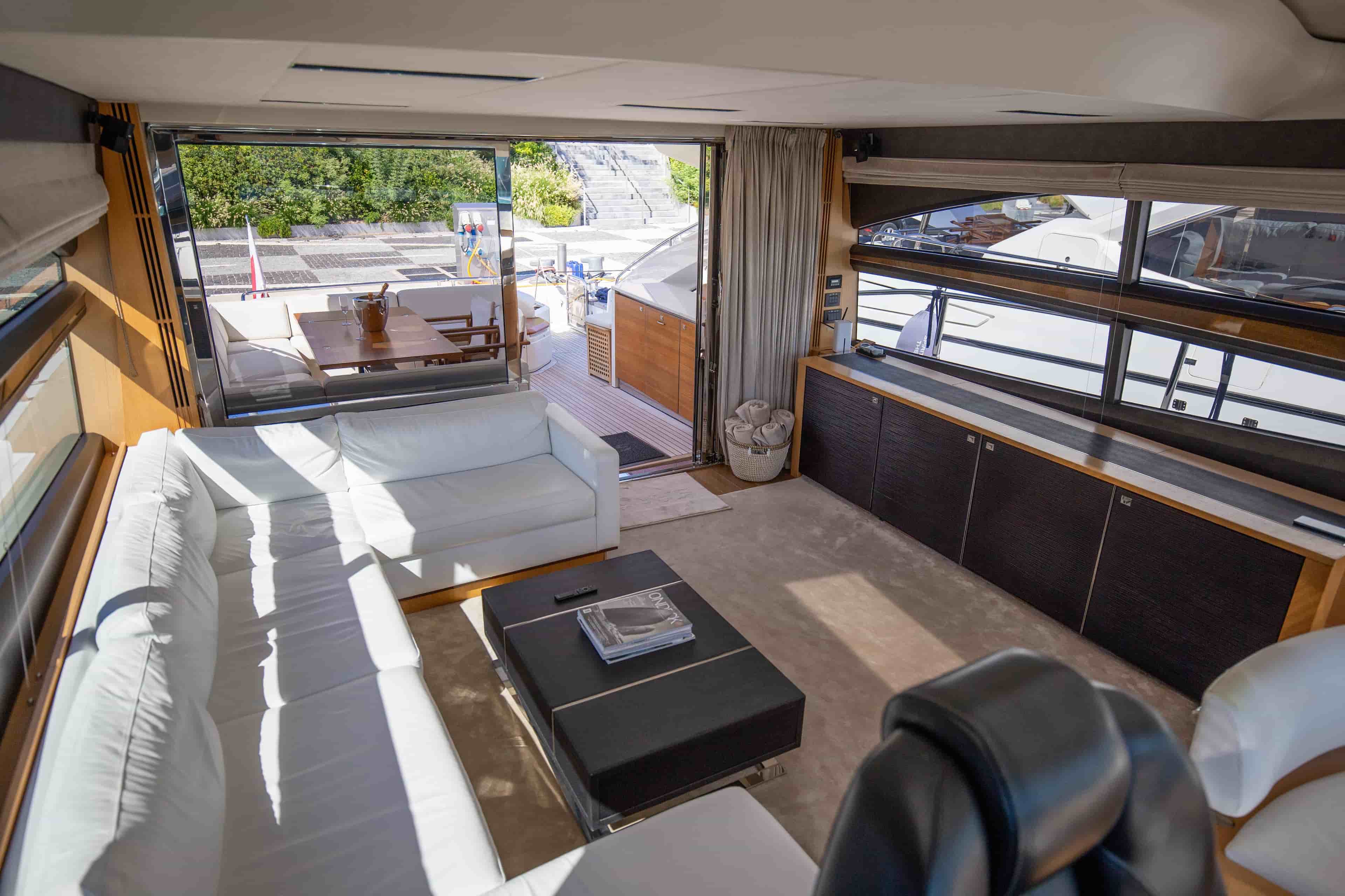 2013 Princess V72 - View 18