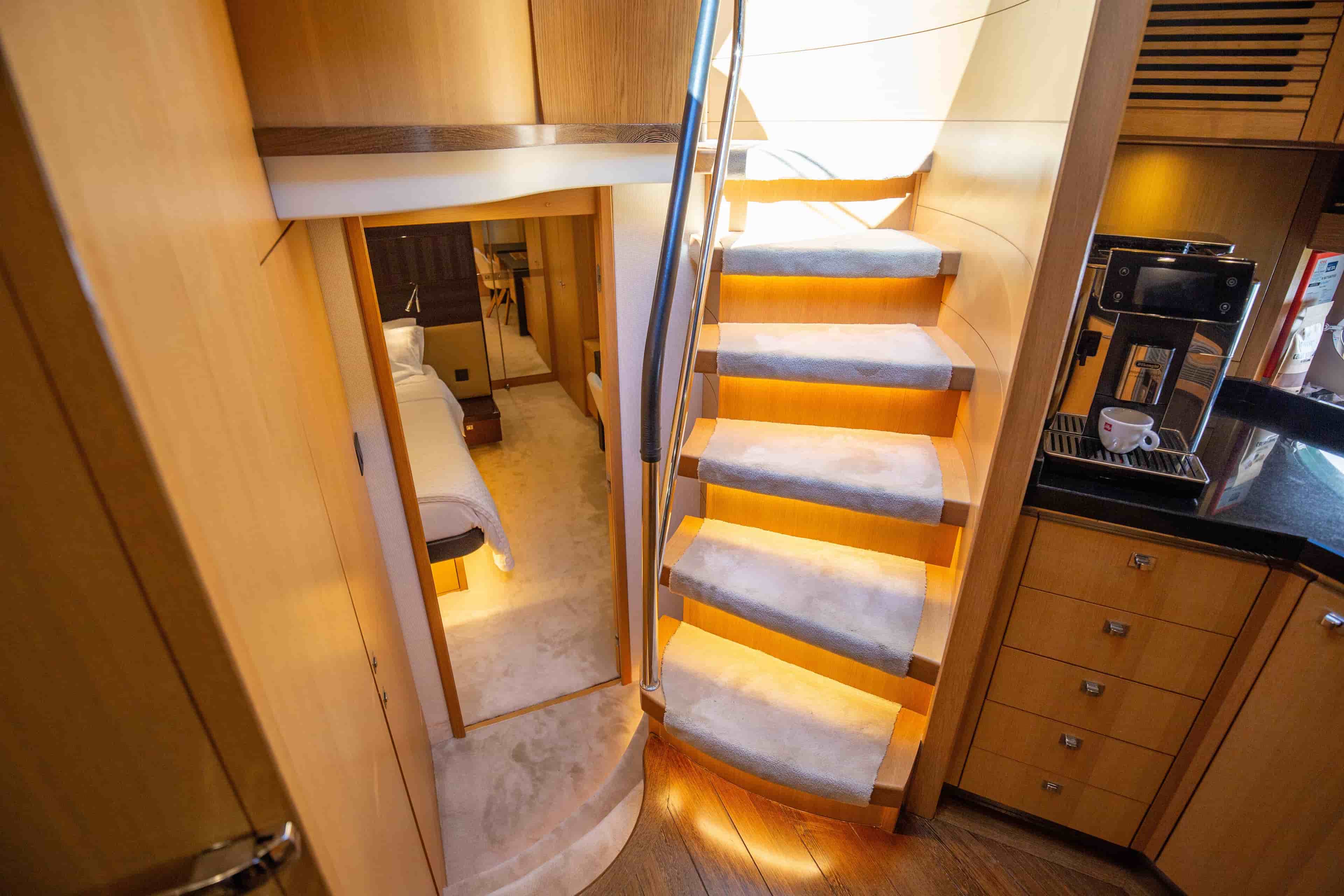 2013 Princess V72 - View 20