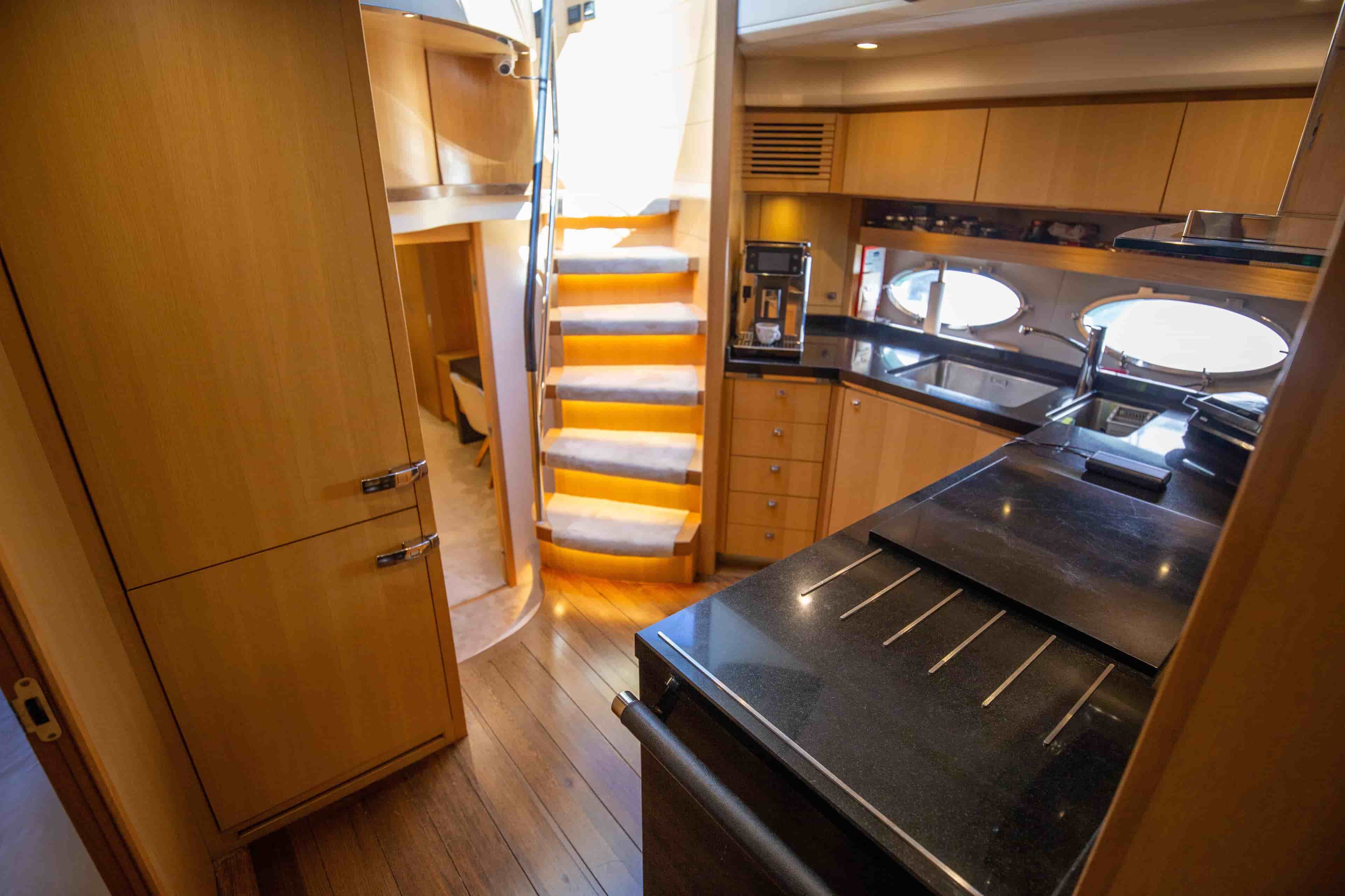 2013 Princess V72 - View 21