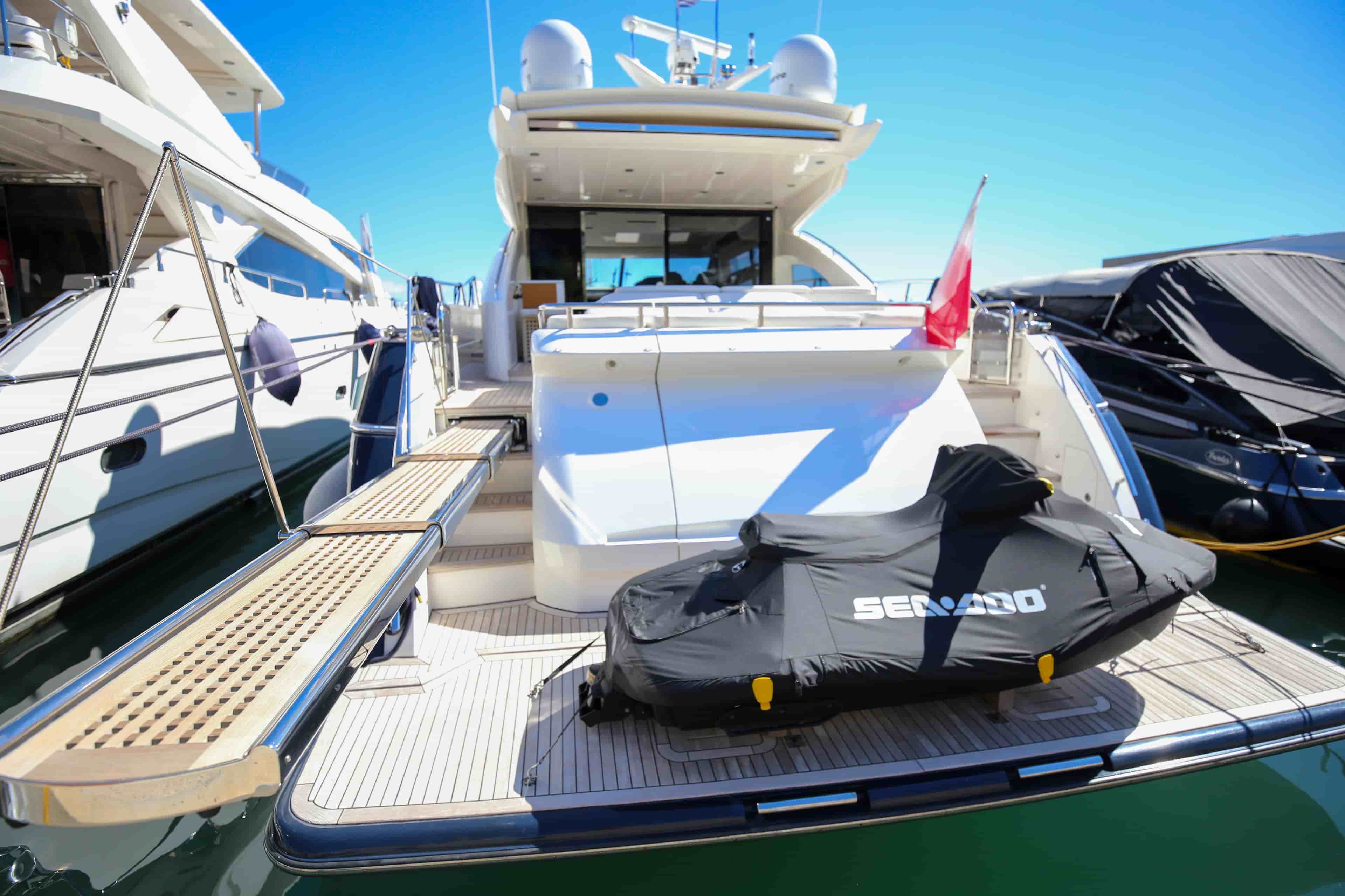 2013 Princess V72 - View 3