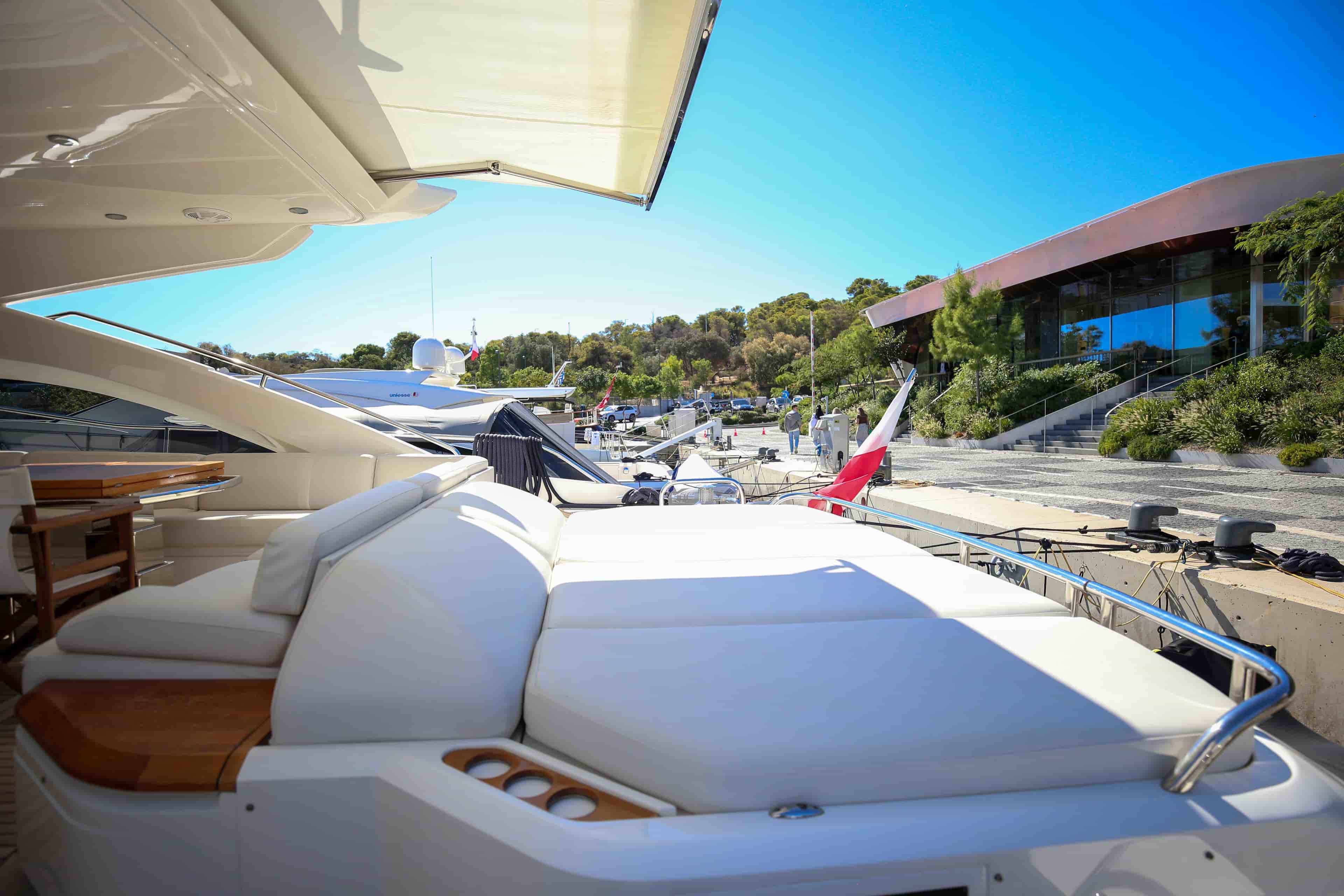 2013 Princess V72 - View 9