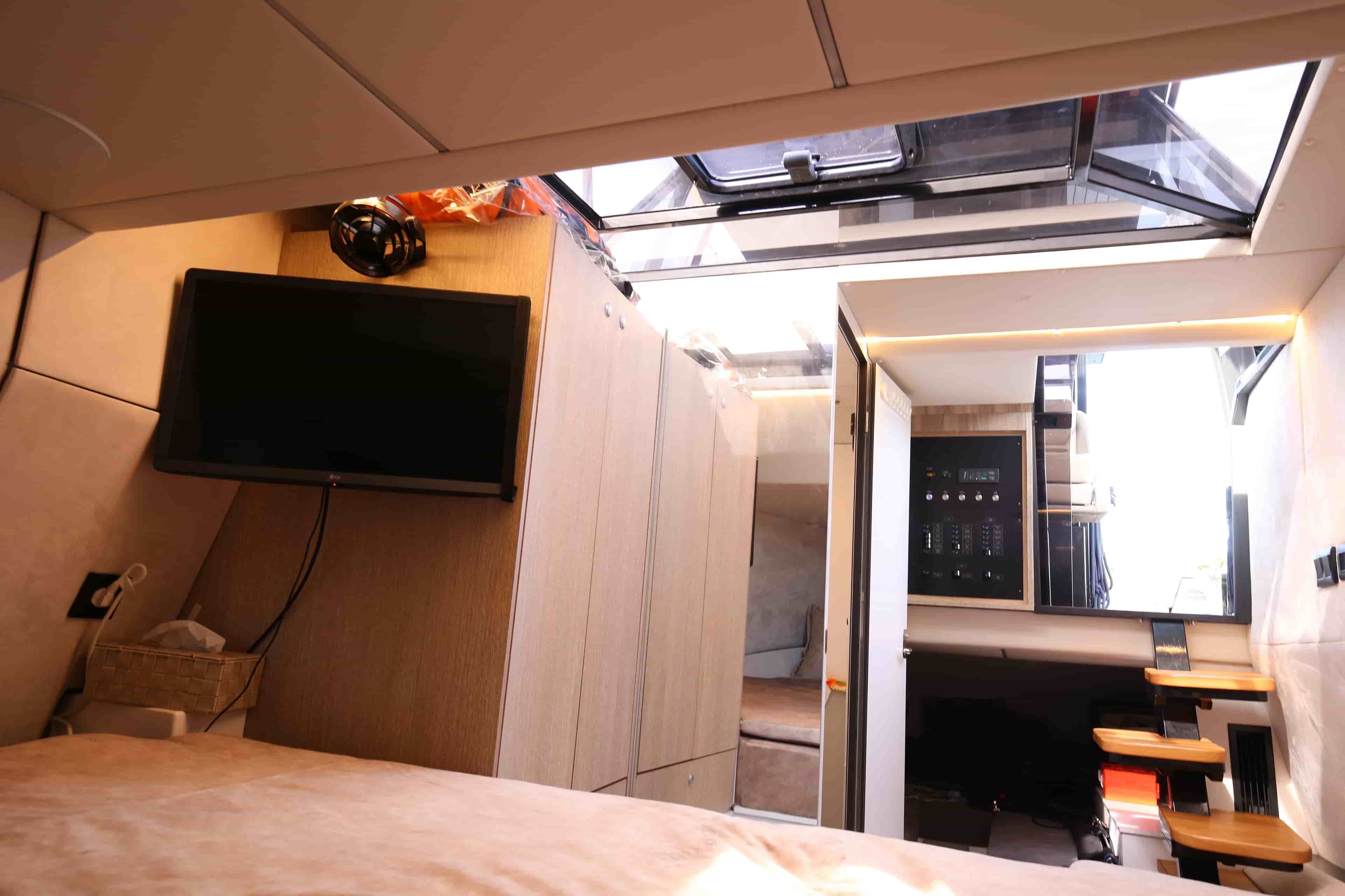 2022 Moon 45 - View 15