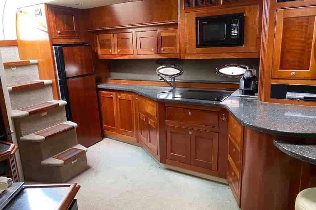 2007 Cruisers Yachts 560 Express - View 10