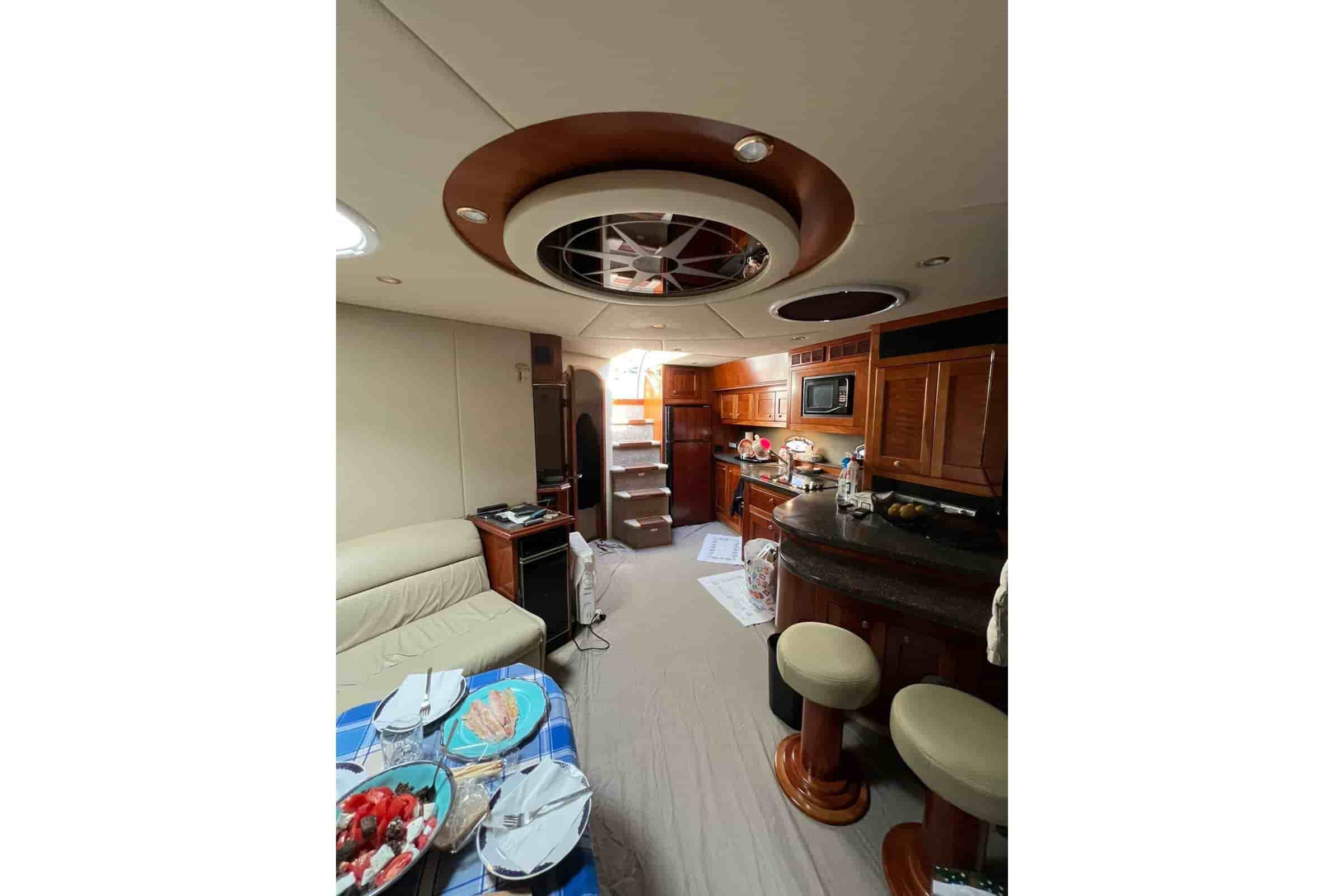 2007 Cruisers Yachts 560 Express - View 11