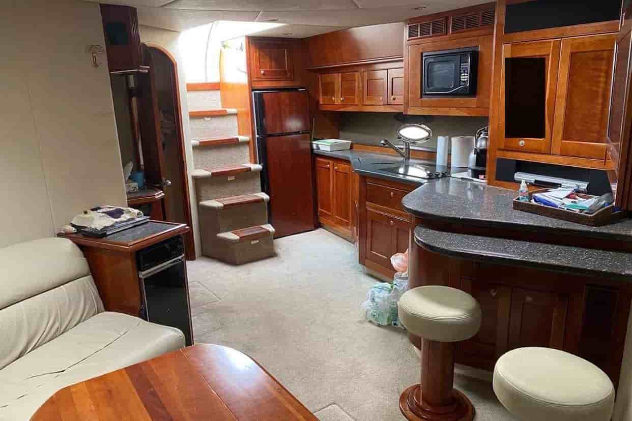 2007 Cruisers Yachts 560 Express - View 12