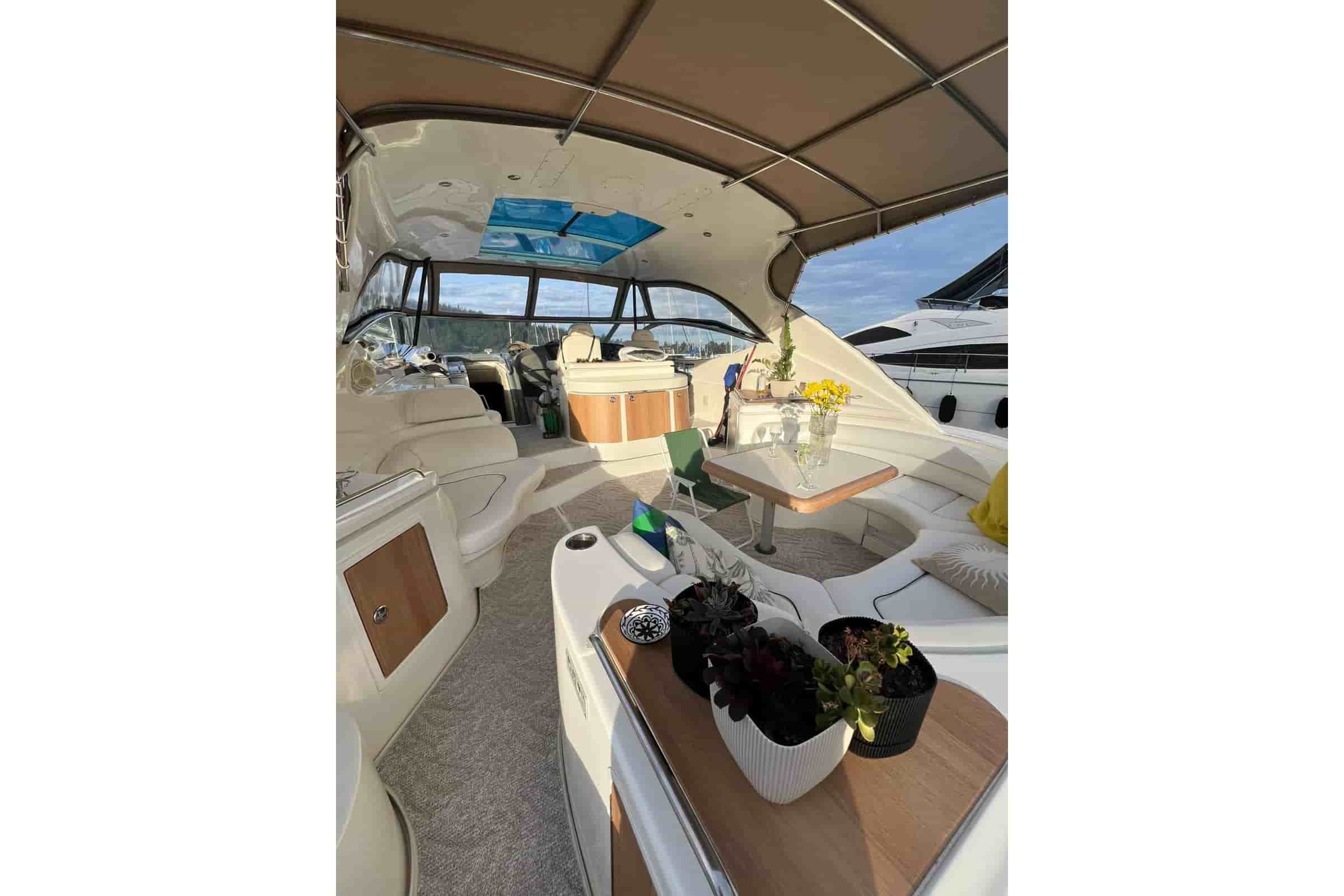 2007 Cruisers Yachts 560 Express - View 6