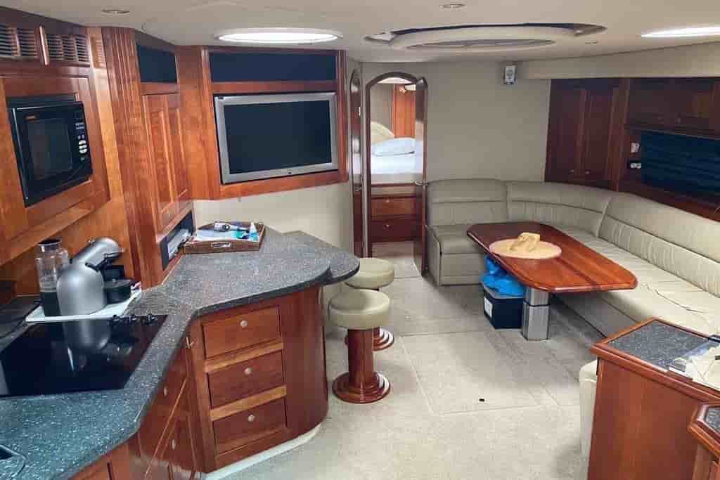 2007 Cruisers Yachts 560 Express - View 9