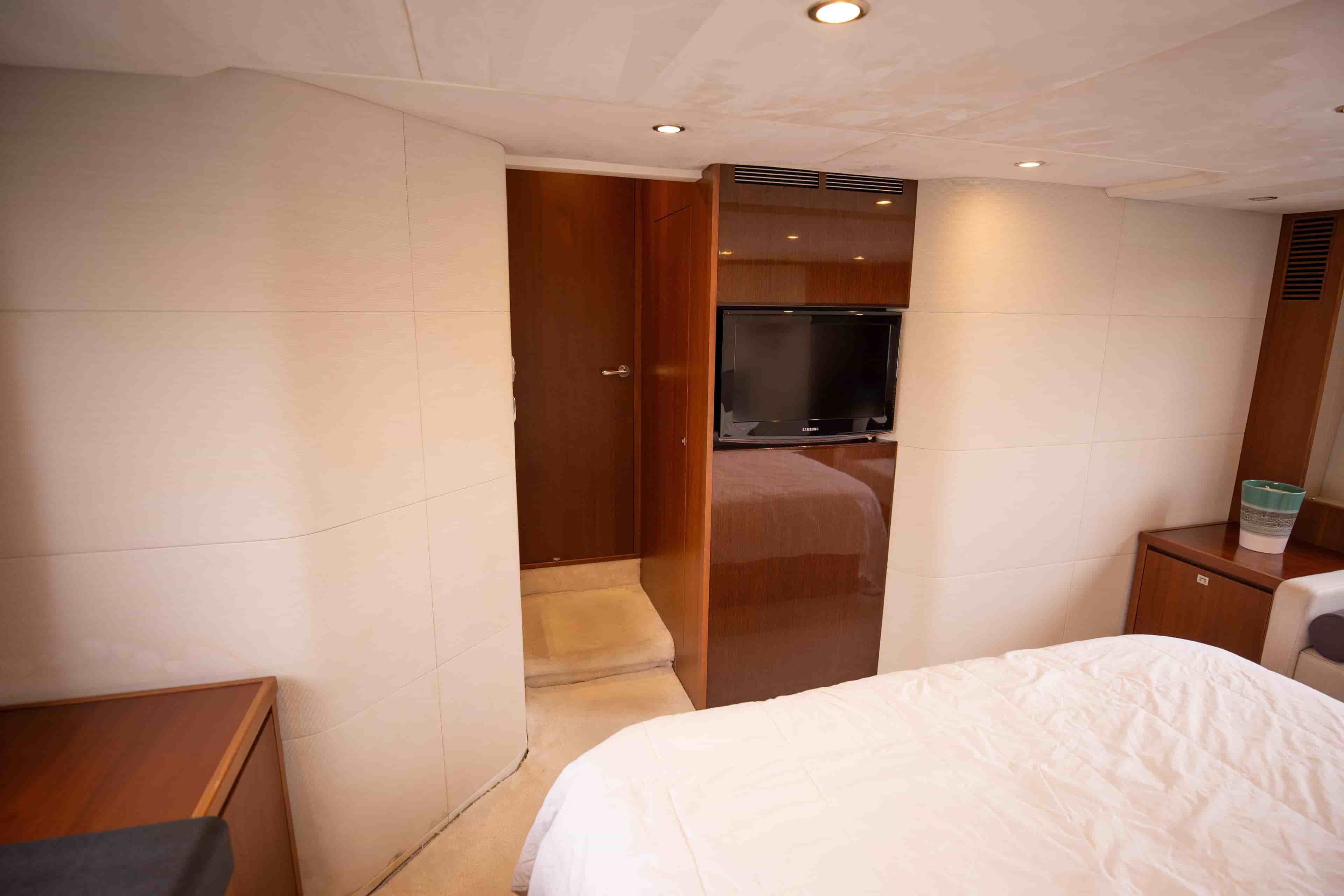 2011 Princess V62 - View 17