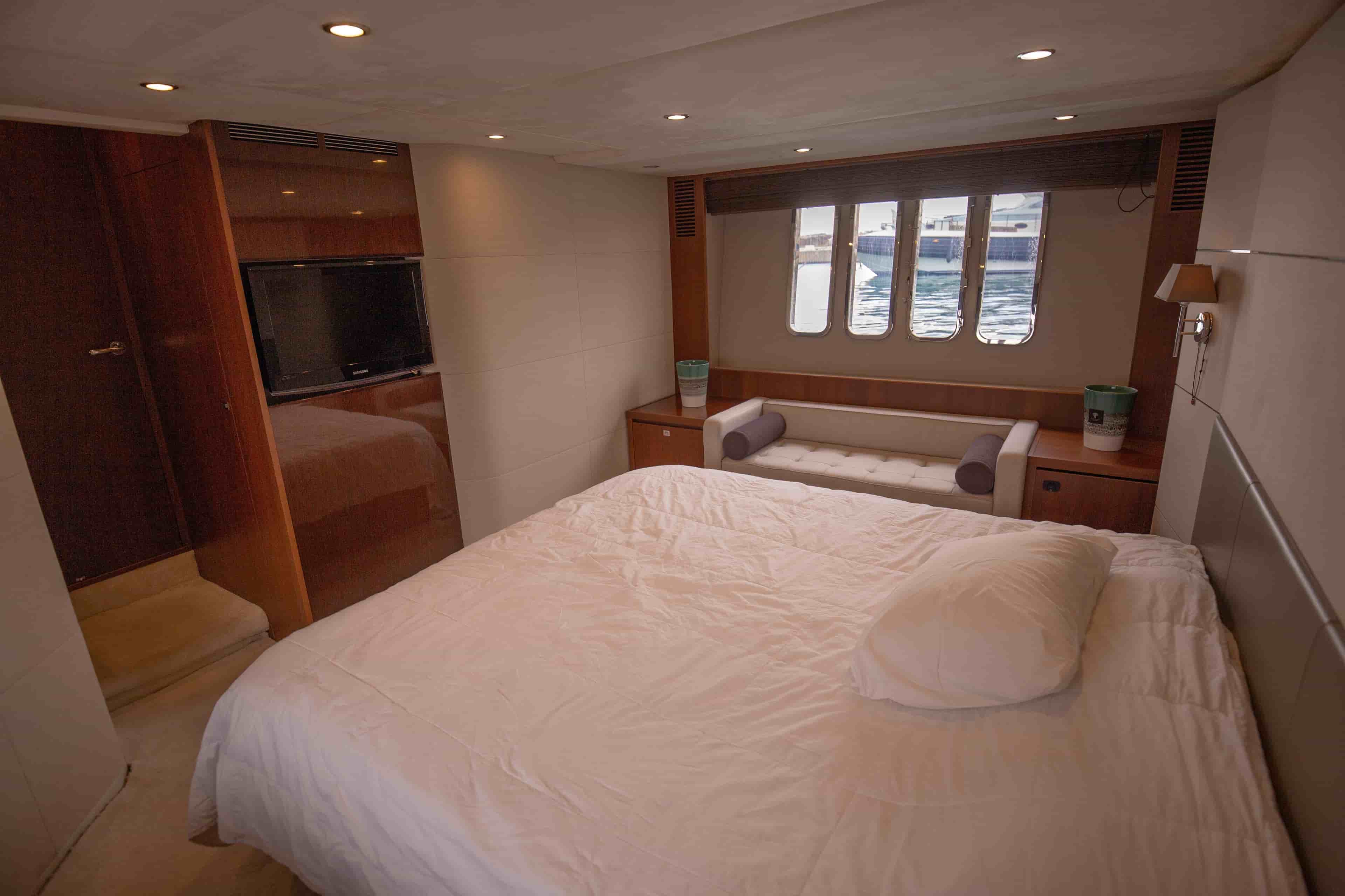 2011 Princess V62 - View 19