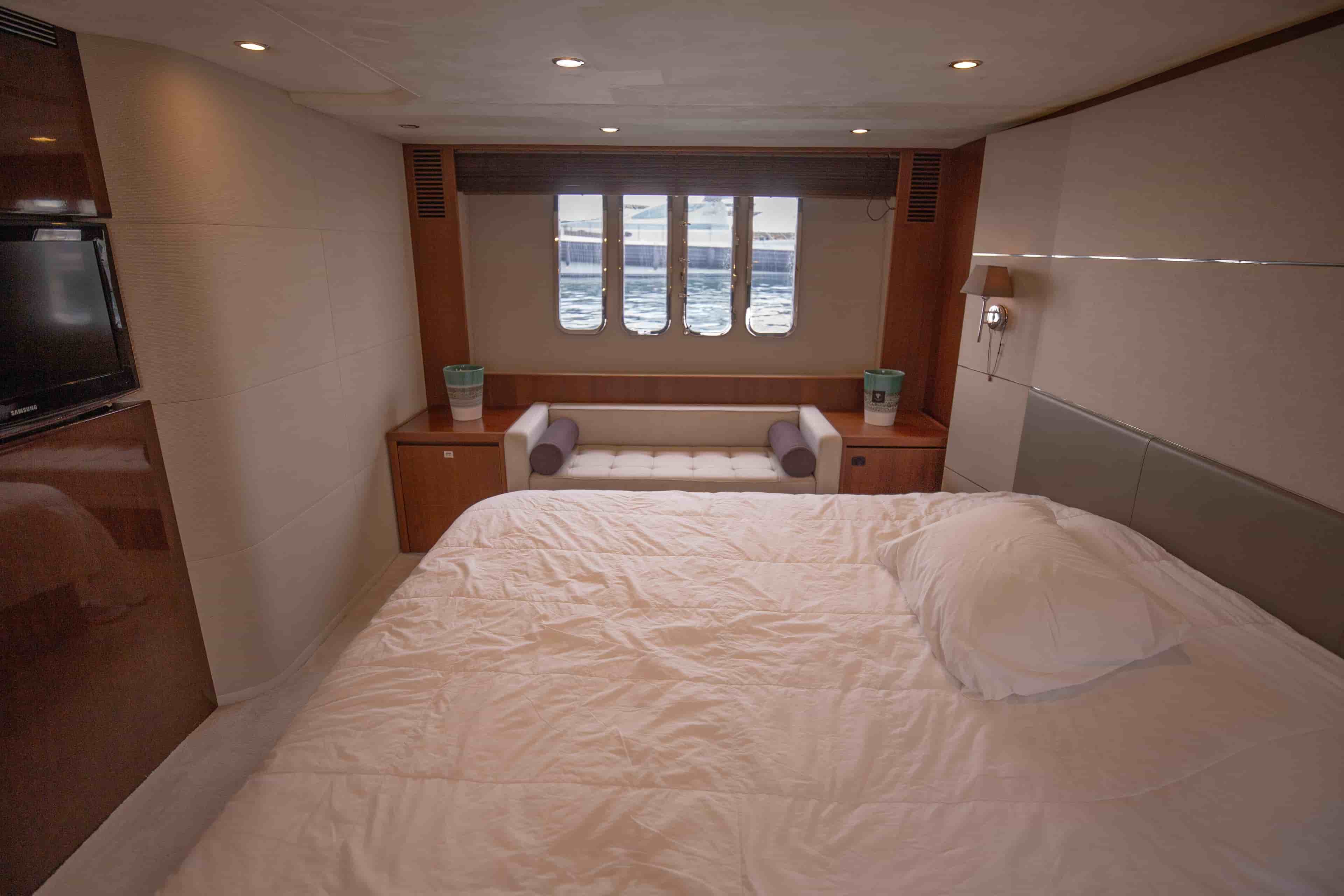 2011 Princess V62 - View 20